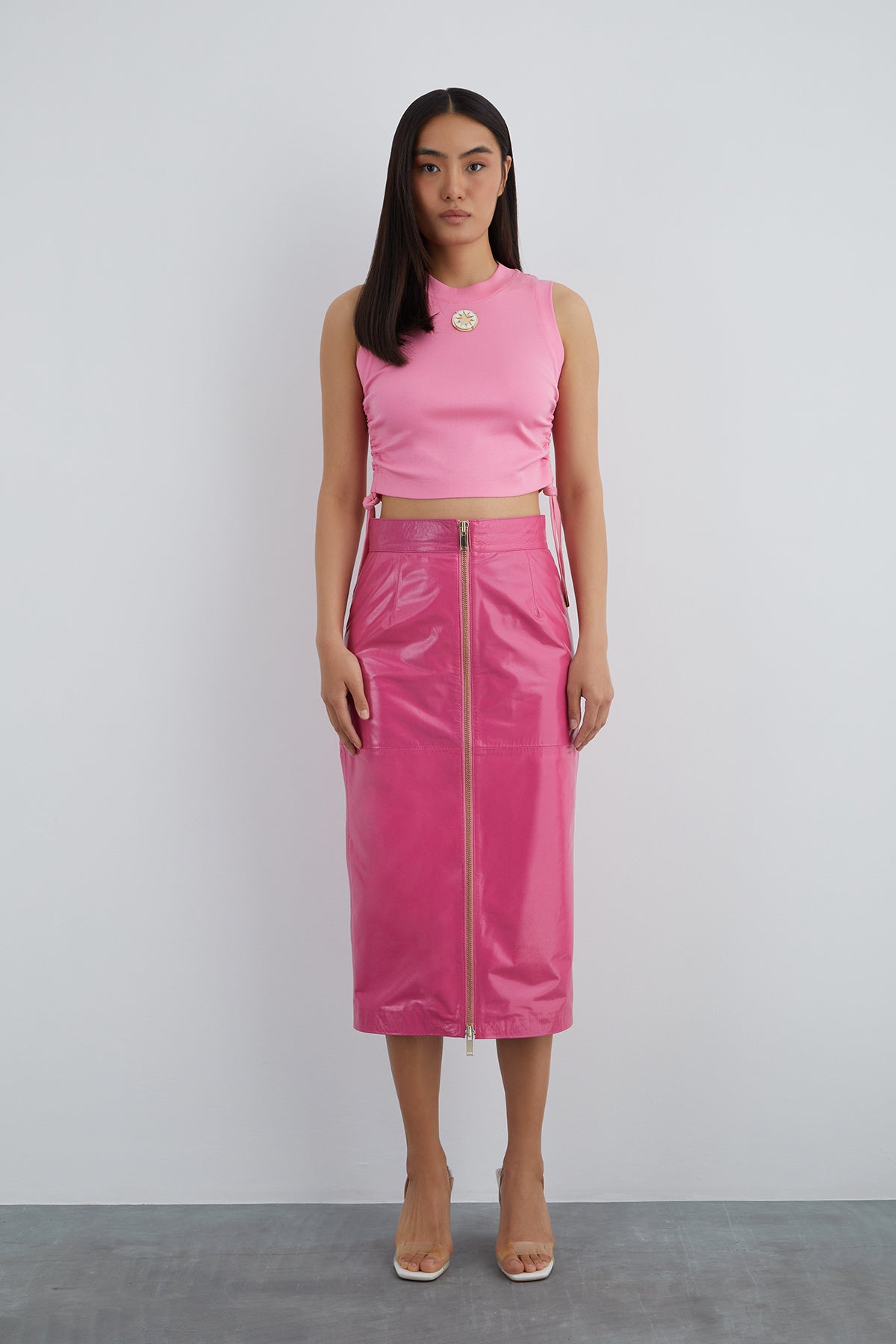 Ön Ortası Fermuarlı Deri Midi Boy Etek