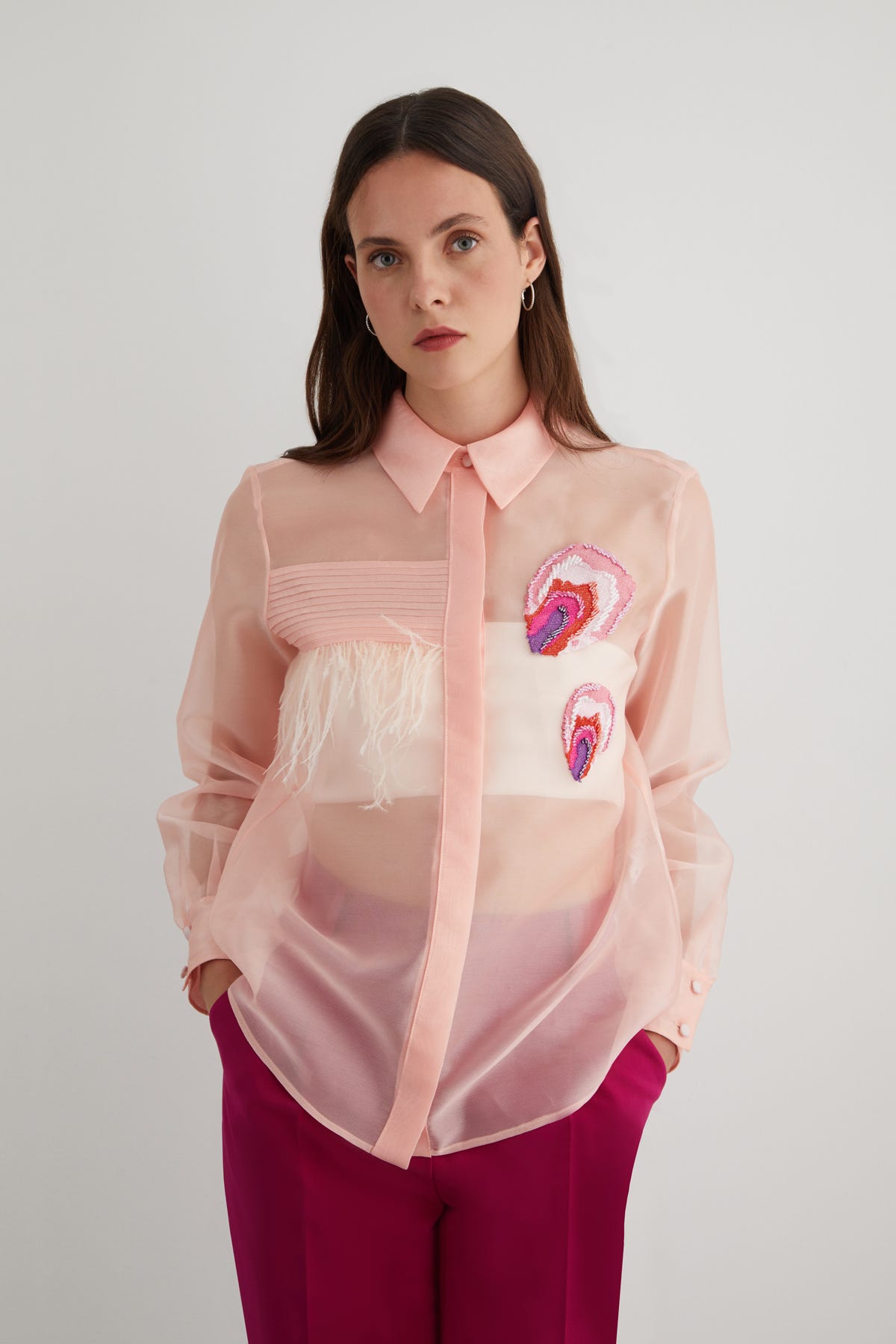 Nakış Aplike Detaylı Nervürlü Organze Bluz