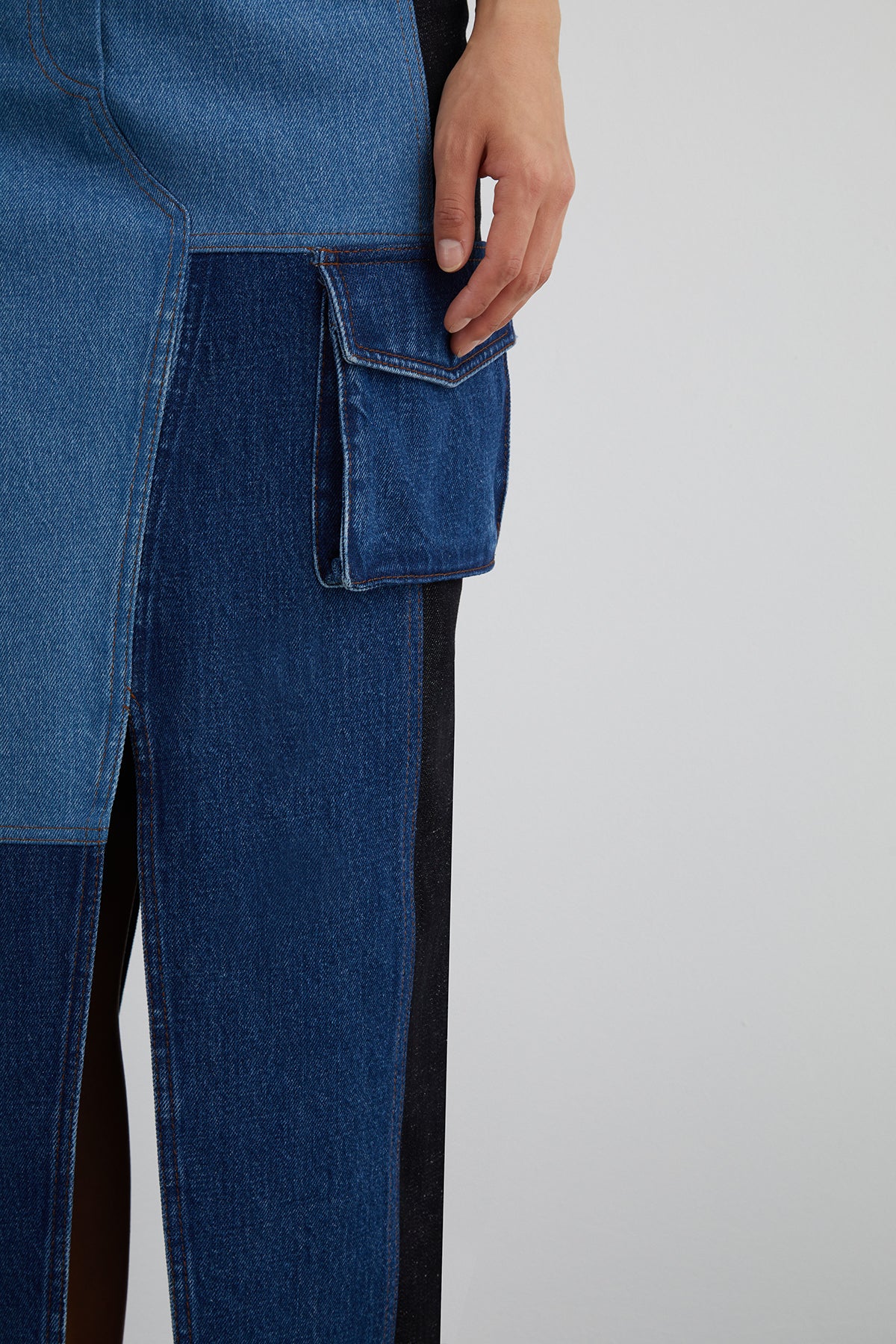 Önü Yırtmaç Detaylı Çok Parçalı Jean Etek