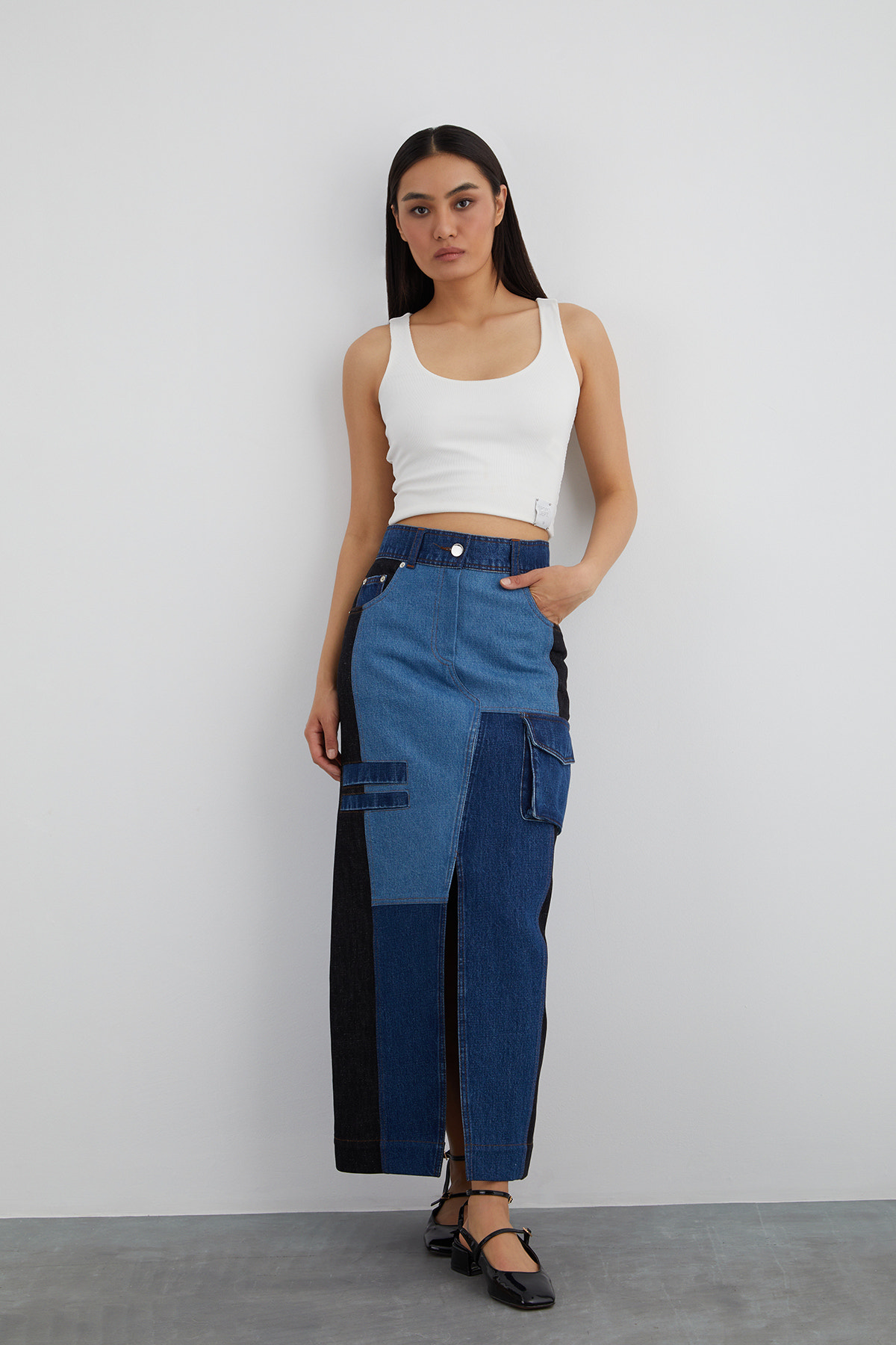 Önü Yırtmaç Detaylı Çok Parçalı Jean Etek