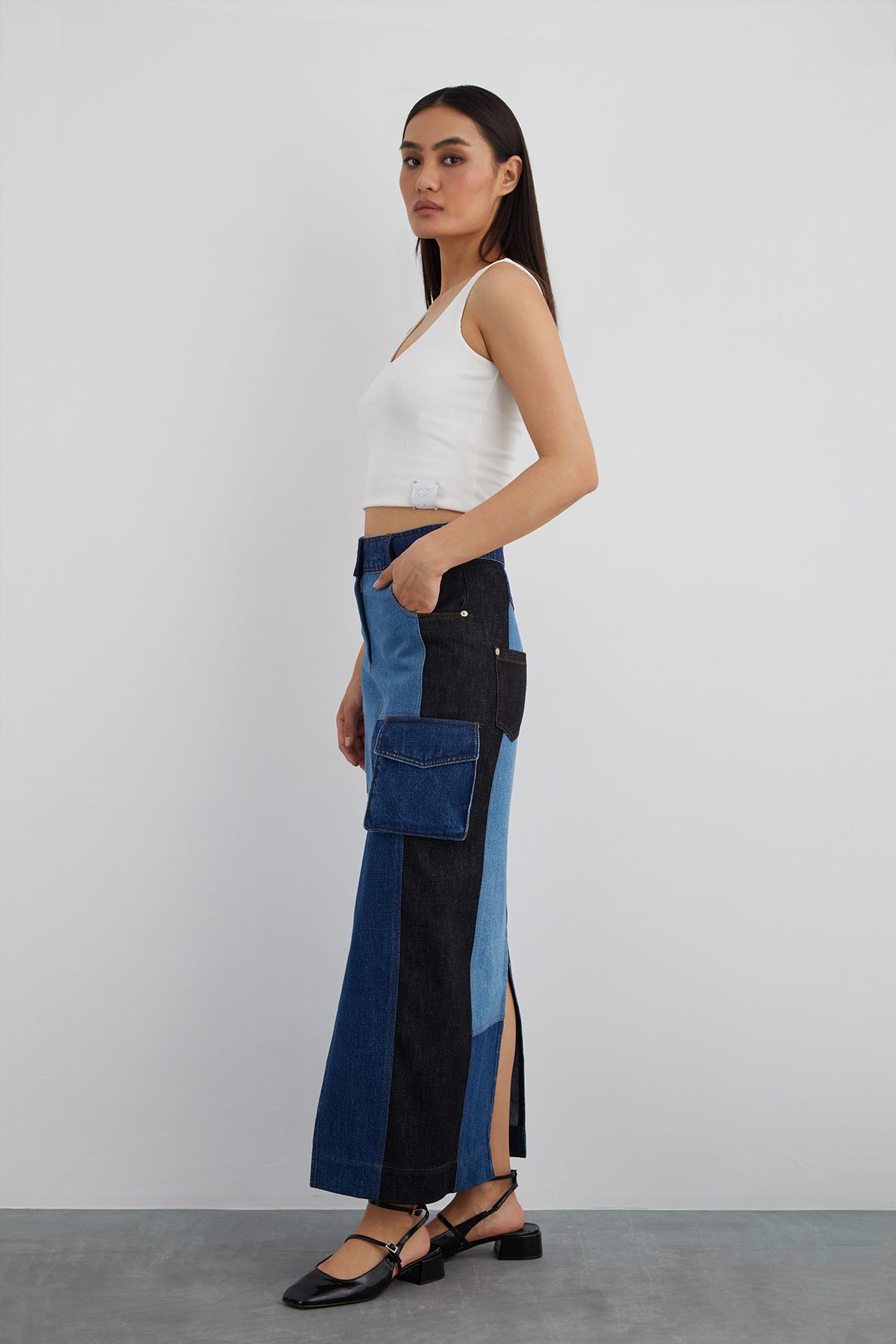 Önü Yırtmaç Detaylı Çok Parçalı Jean Etek