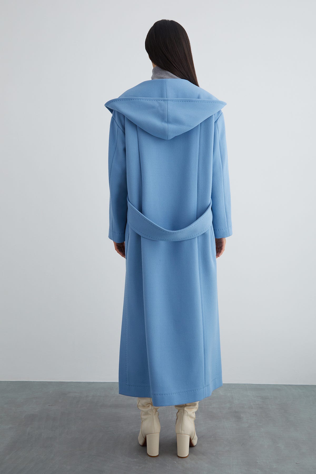 Geniş Kapüşonlu Kaban