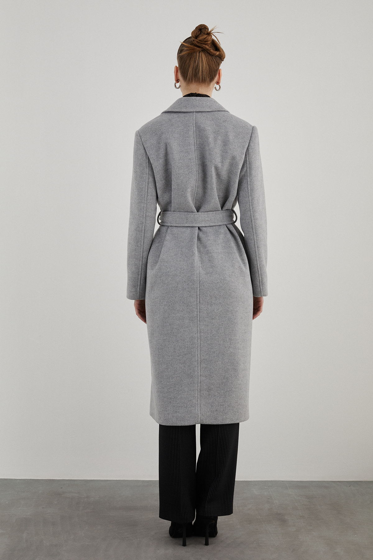 Kuşaklı Midi Boy Rahat Kesim Kaşe Kaban