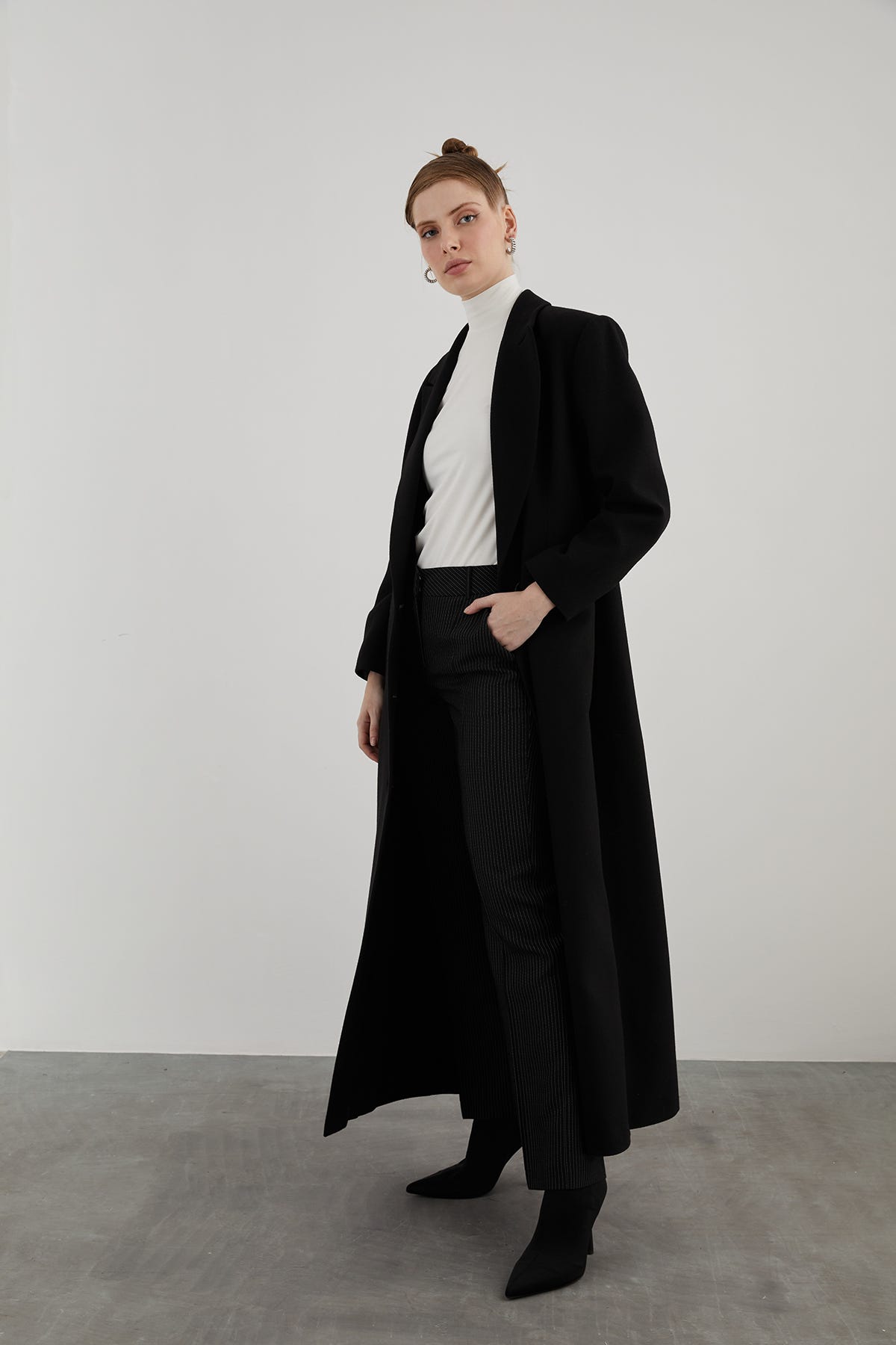 Uzun Rahat Kesim Bilek Boy Kaşe Kaban