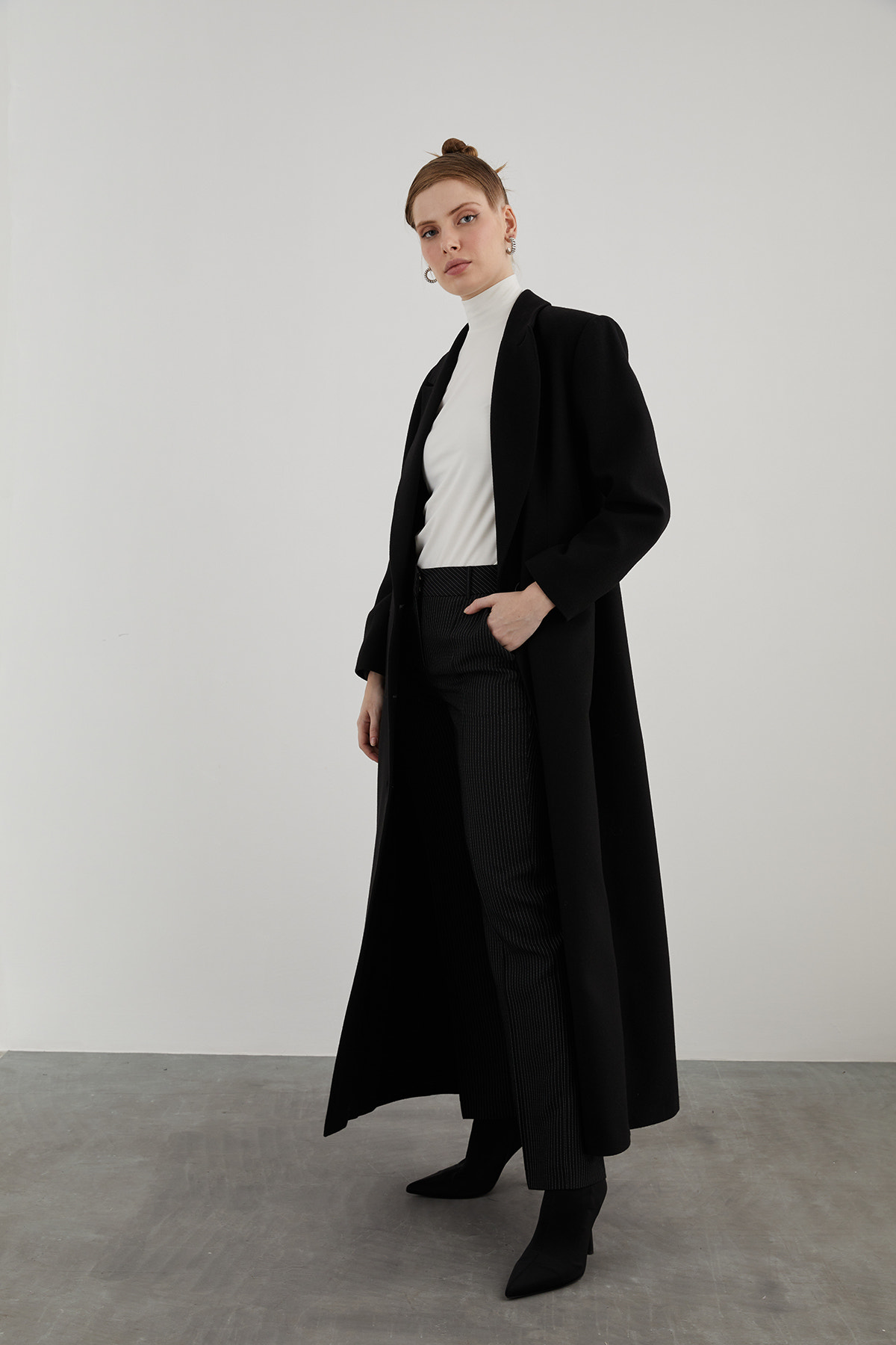 Uzun Rahat Kesim Bilek Boy Kaşe Kaban