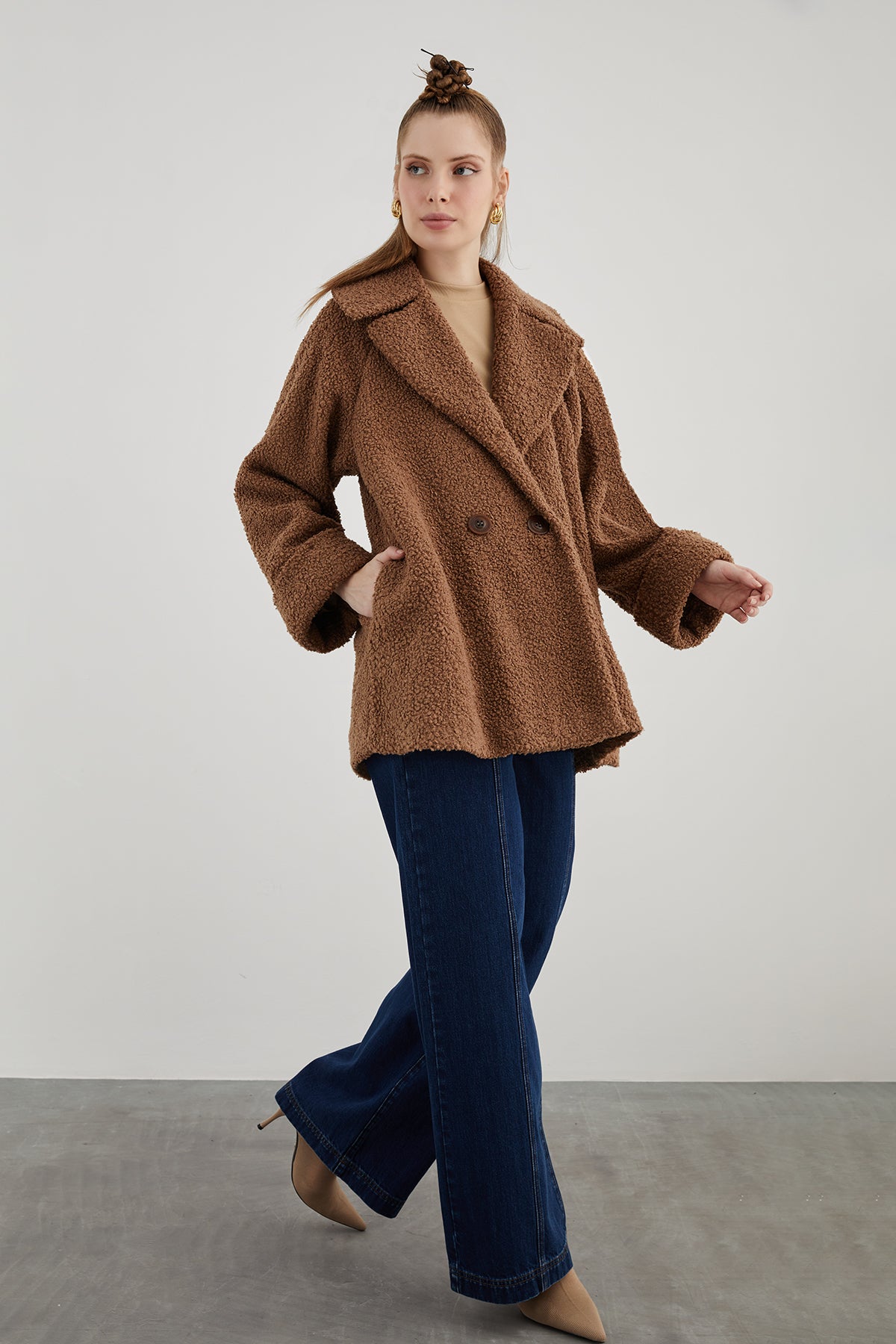 Kruvaze Kesim Duble Kollu Oversıze Peluş Kaban