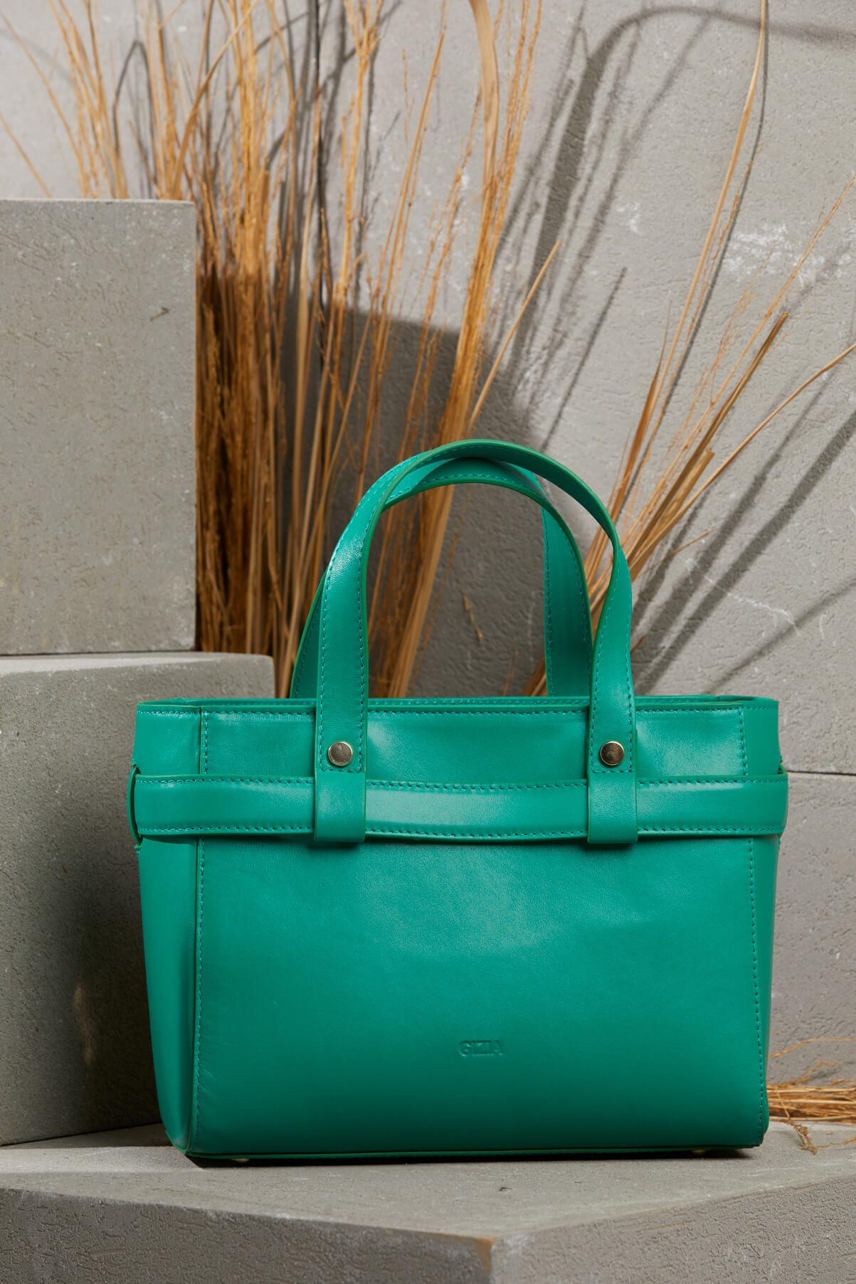 Kemer Toka Detaylı Ayarlanabilir Deri Çanta