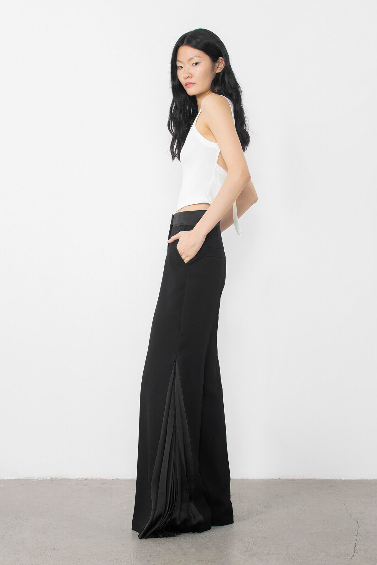 Pilise Detaylı Logolu Pantolon