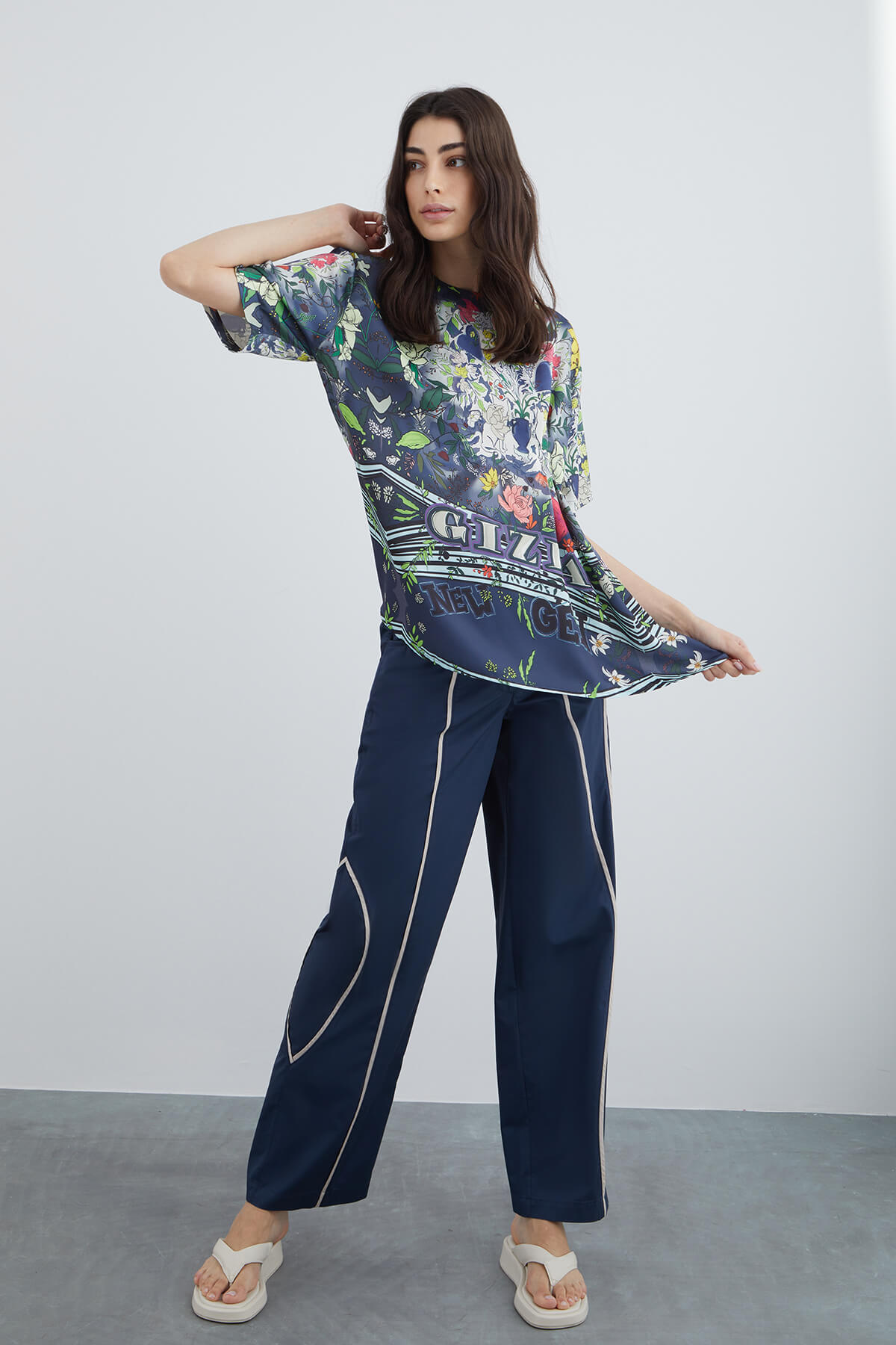 Şerit Detay Cepli Pantolon