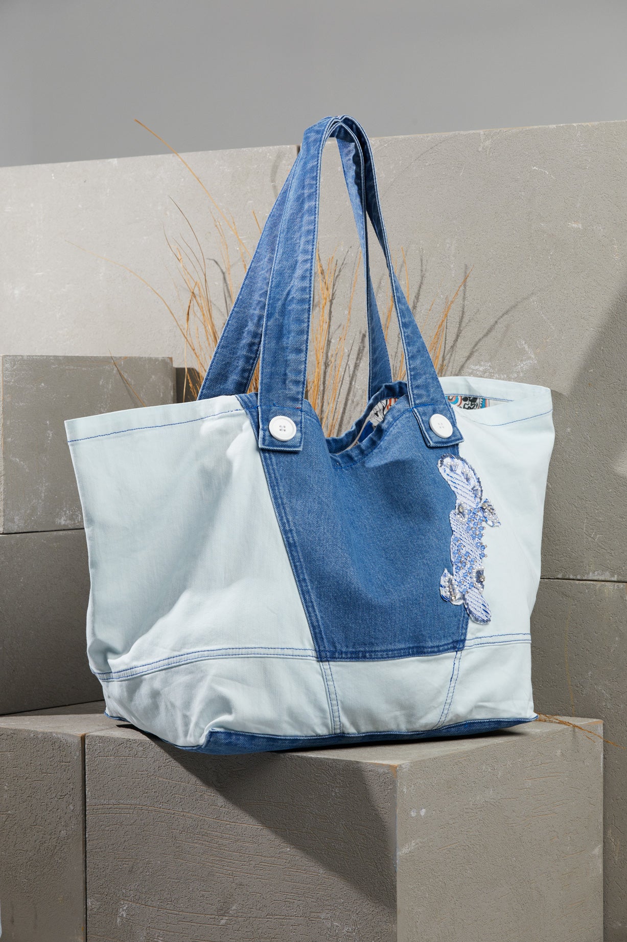 Jean Detaylı Nakışlı Düğmeli Jean Çanta