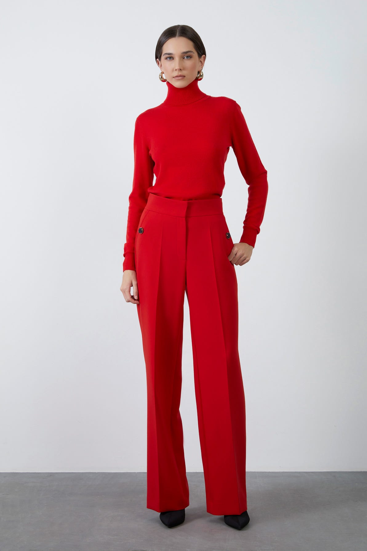 Düğme Detaylı Bol Paça Pantolon