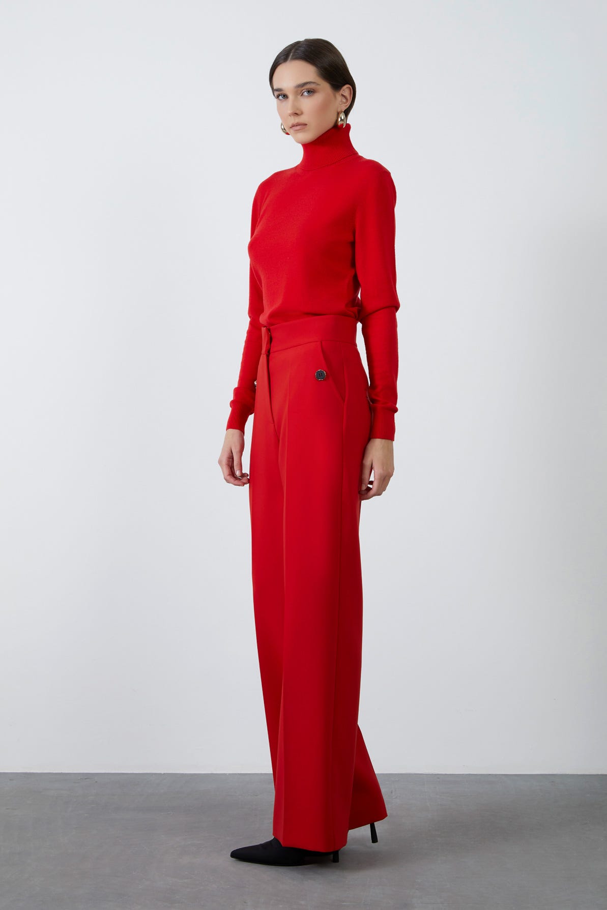 Düğme Detaylı Bol Paça Pantolon