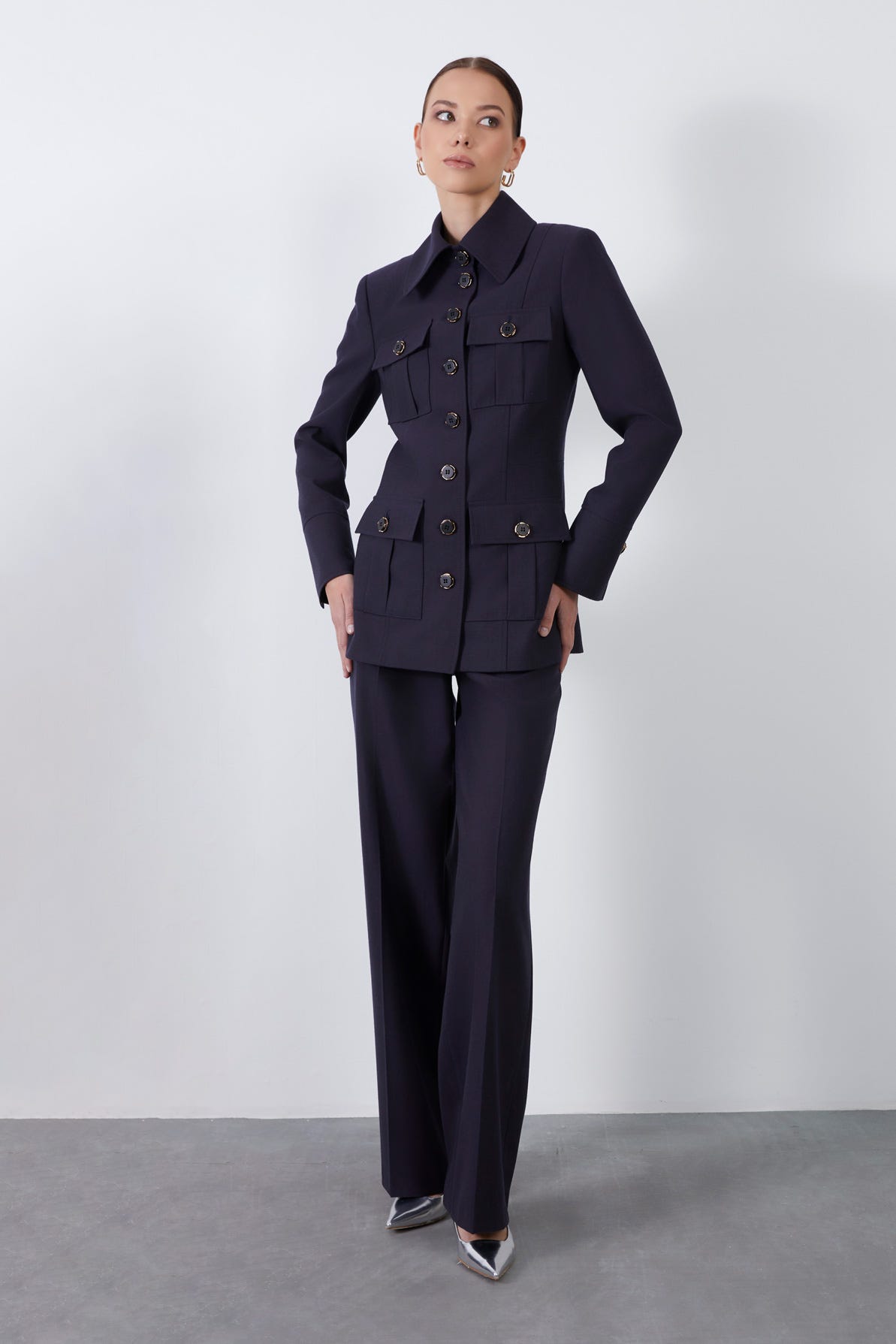 Düğme Detaylı Cepli Uzun Ceket