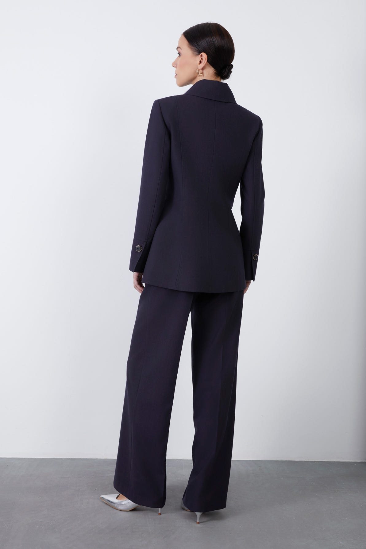 Düğme Detaylı Cepli Uzun Ceket