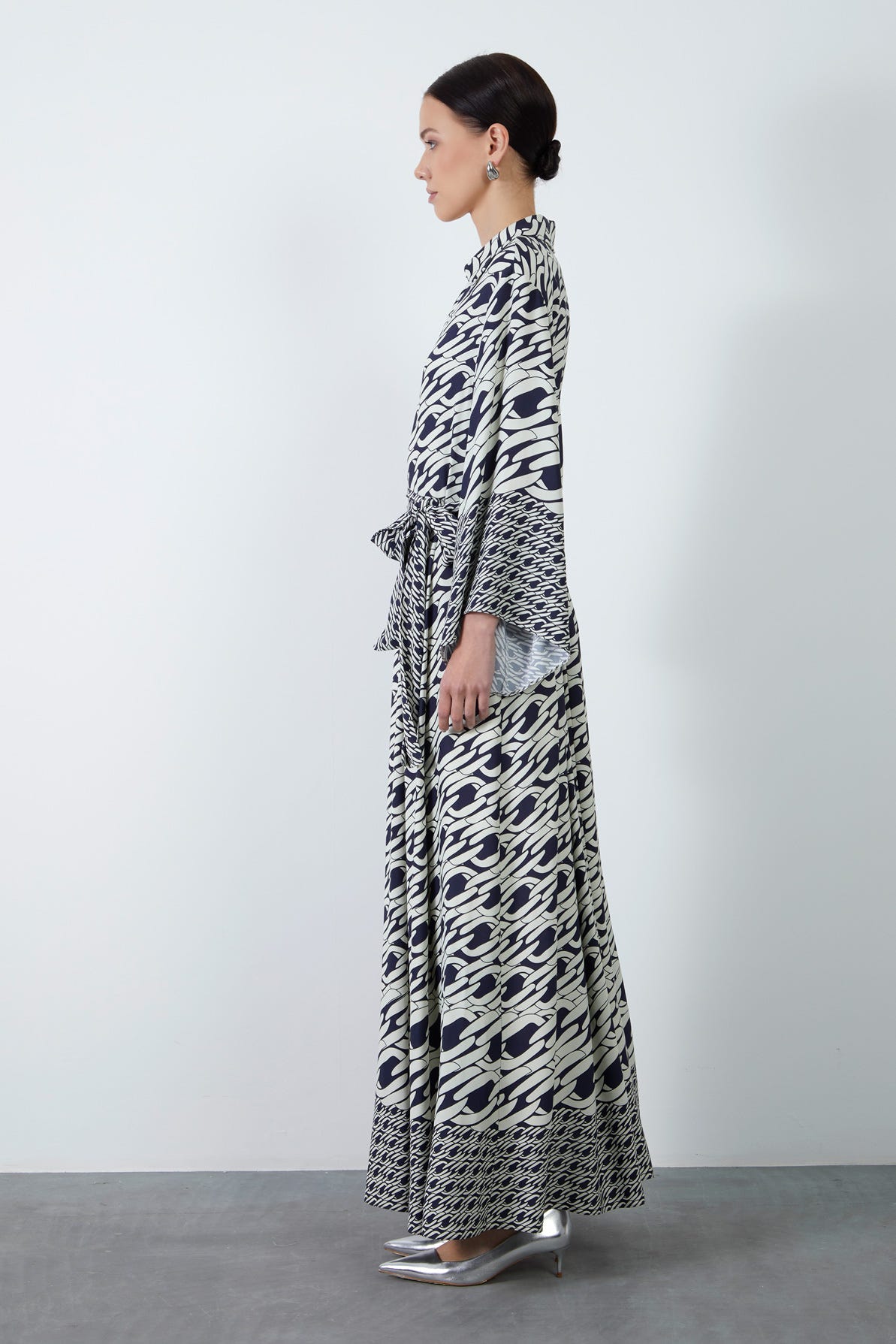 Seyyar Kuşak Detaylı Desenli Uzun Elbise