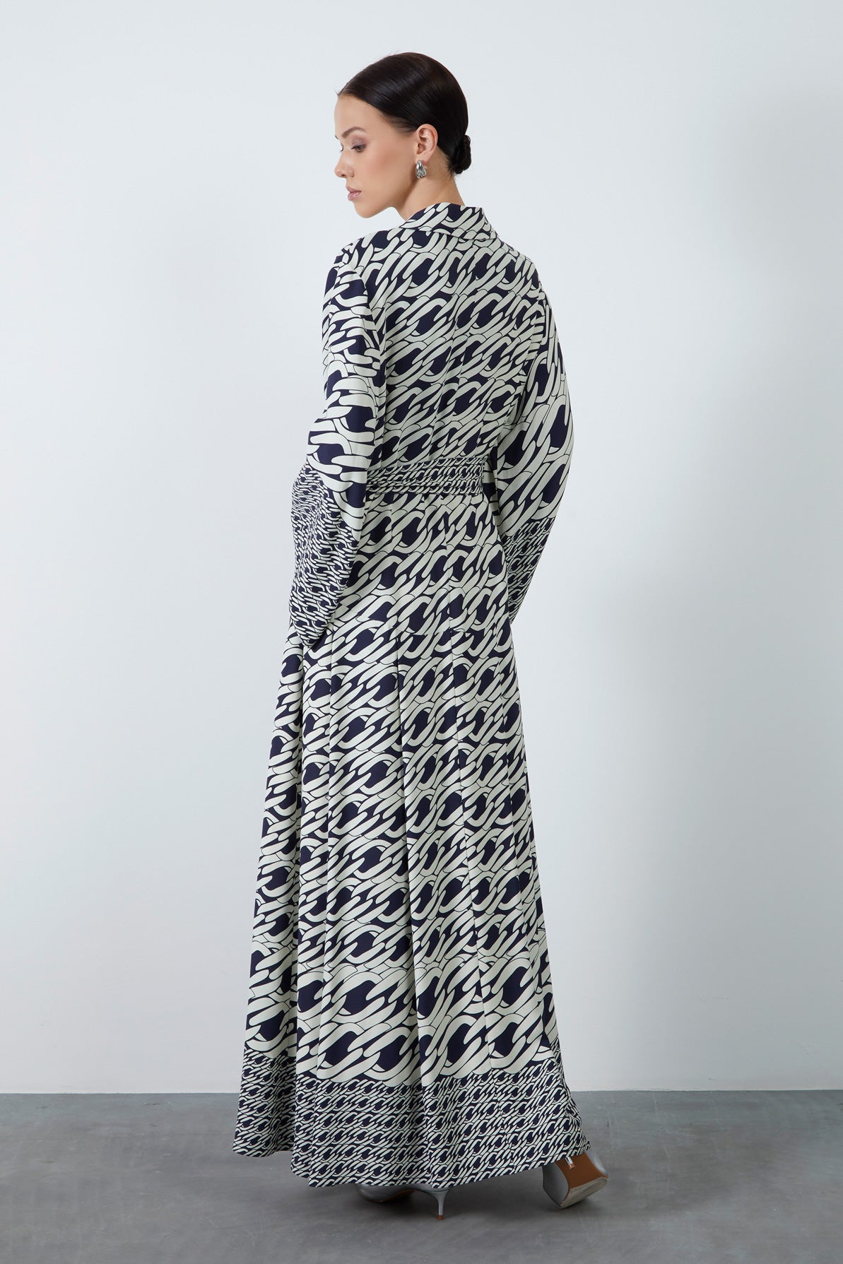 Seyyar Kuşak Detaylı Desenli Uzun Elbise