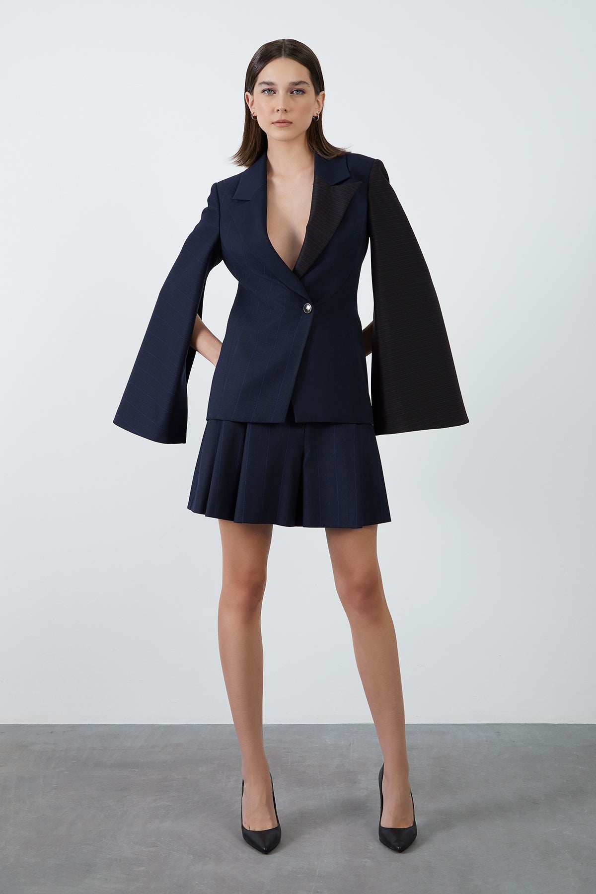 Kolları Yırtmaç Detaylı Blazer Ceket