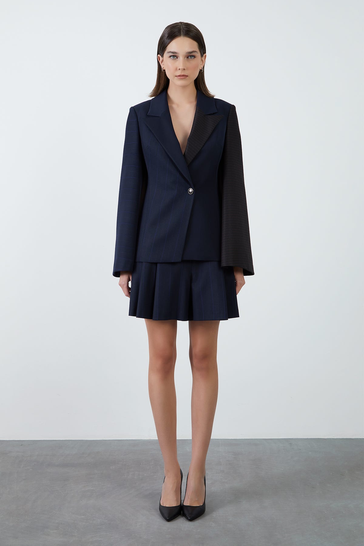 Kolları Yırtmaç Detaylı Blazer Ceket