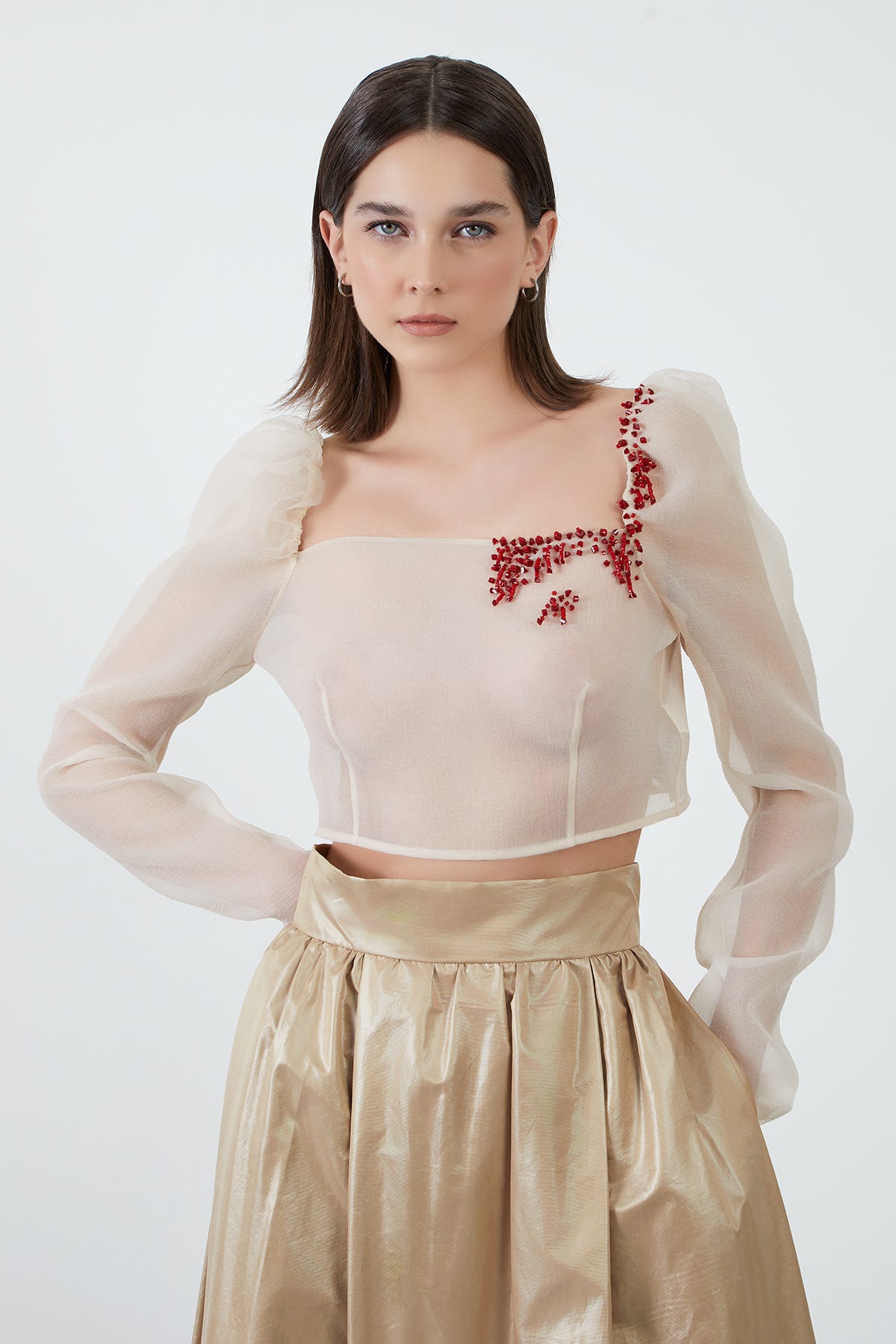 İşleme Detaylı Tül Bluz