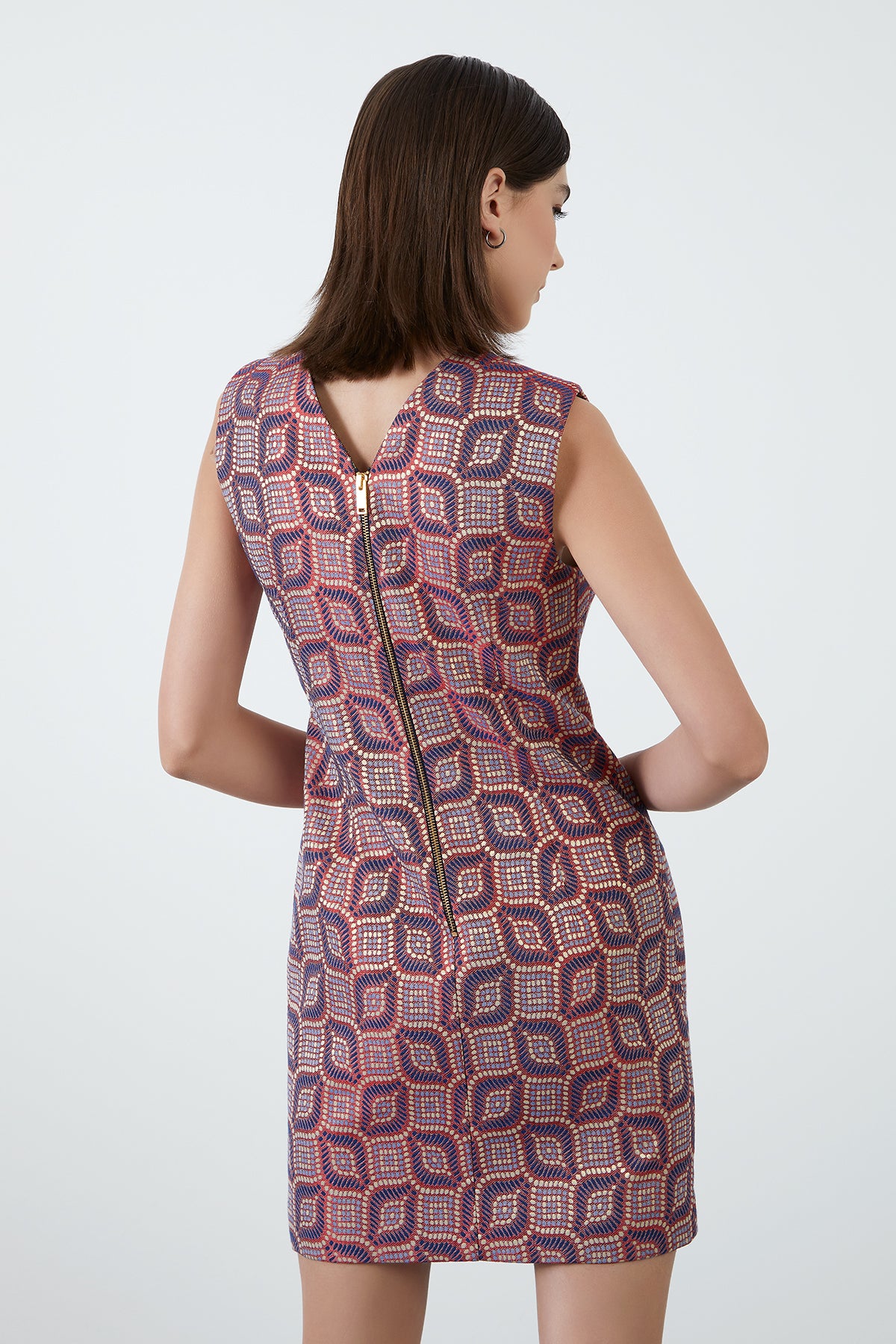 Çiçek Broş Detaylı Jakarlı Mini Elbise