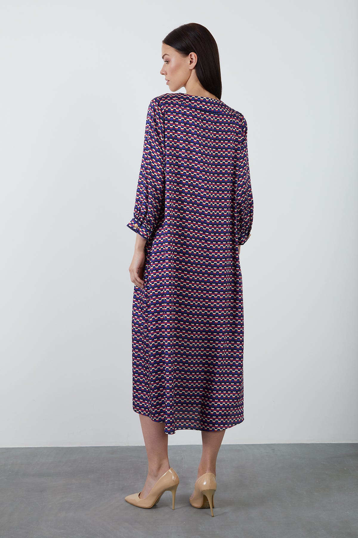 Şerit Detaylı V Yaka Midi Elbise