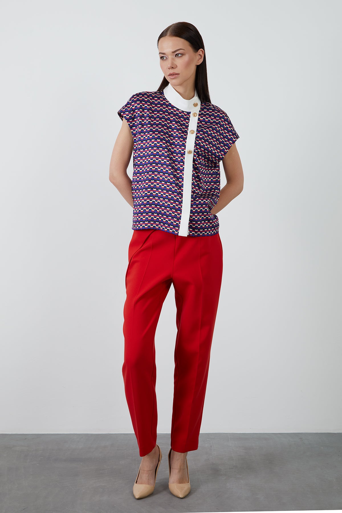 Düğme Detaylı Desenli Gömlek