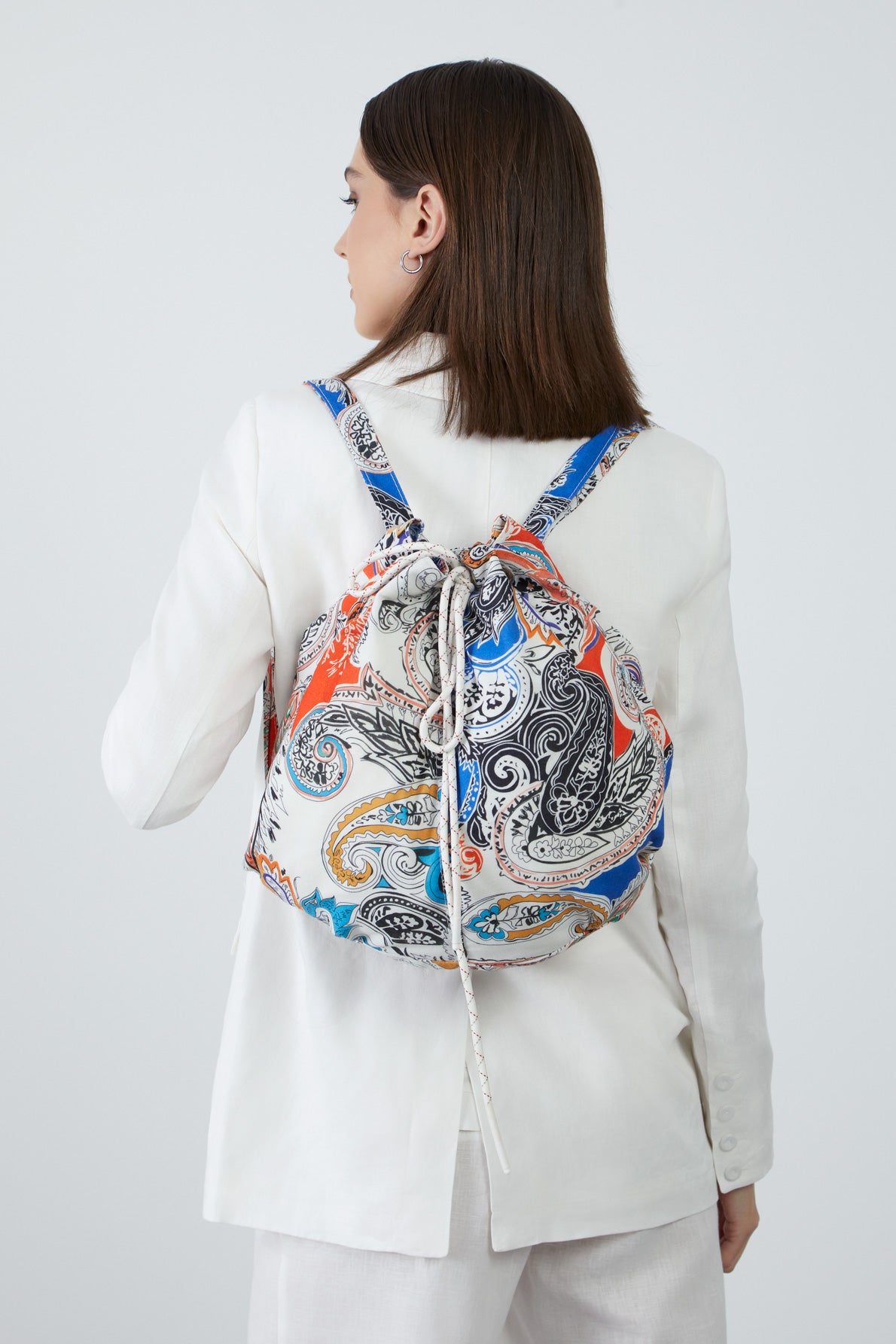 Kordon Büzme Detaylı Fermuarlı Desenli Sırt Çantası