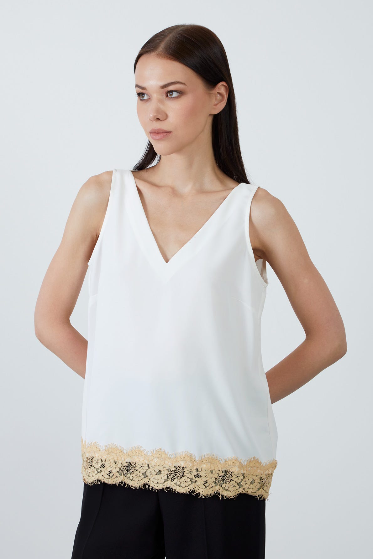 V Yaka Dantelli Bluz