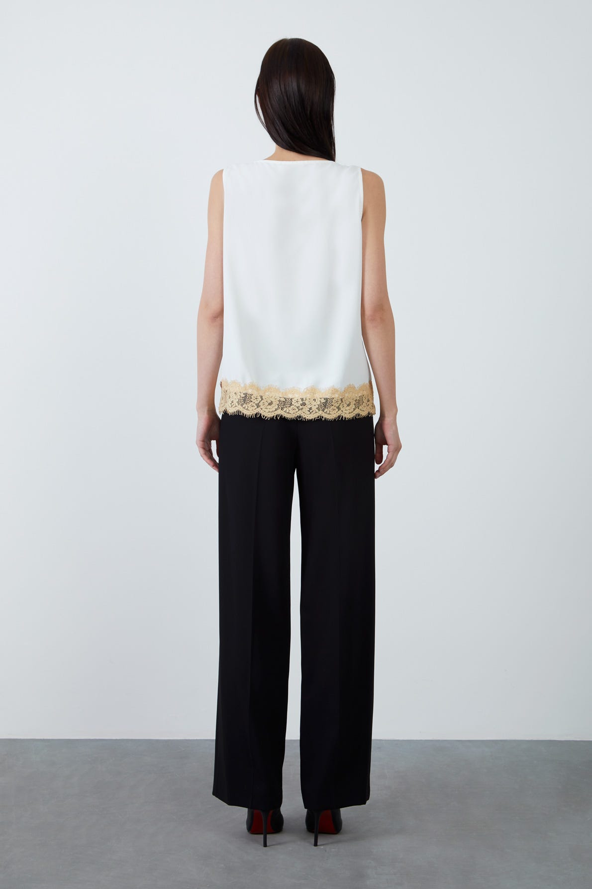 V Yaka Dantelli Bluz