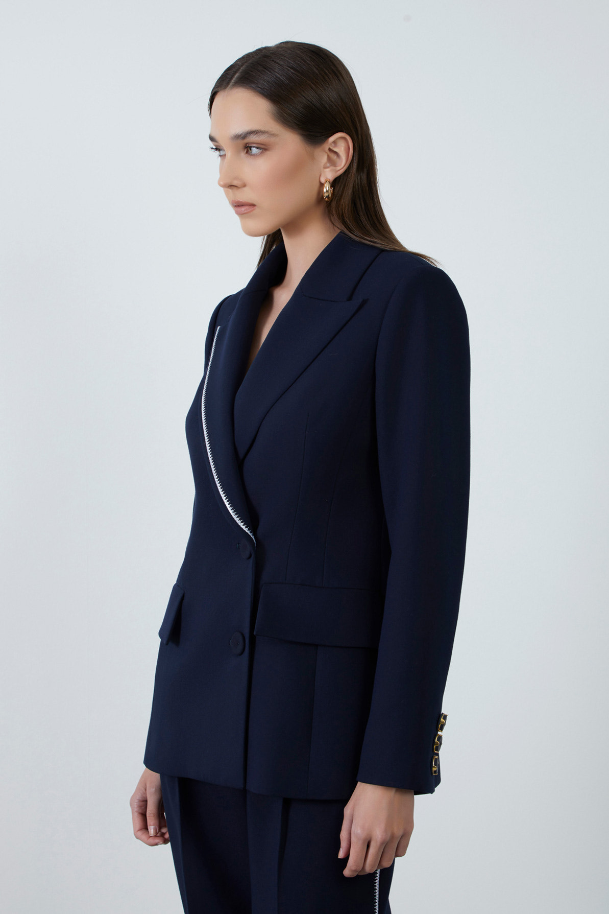 Yakası Nakış Detaylı Ceket