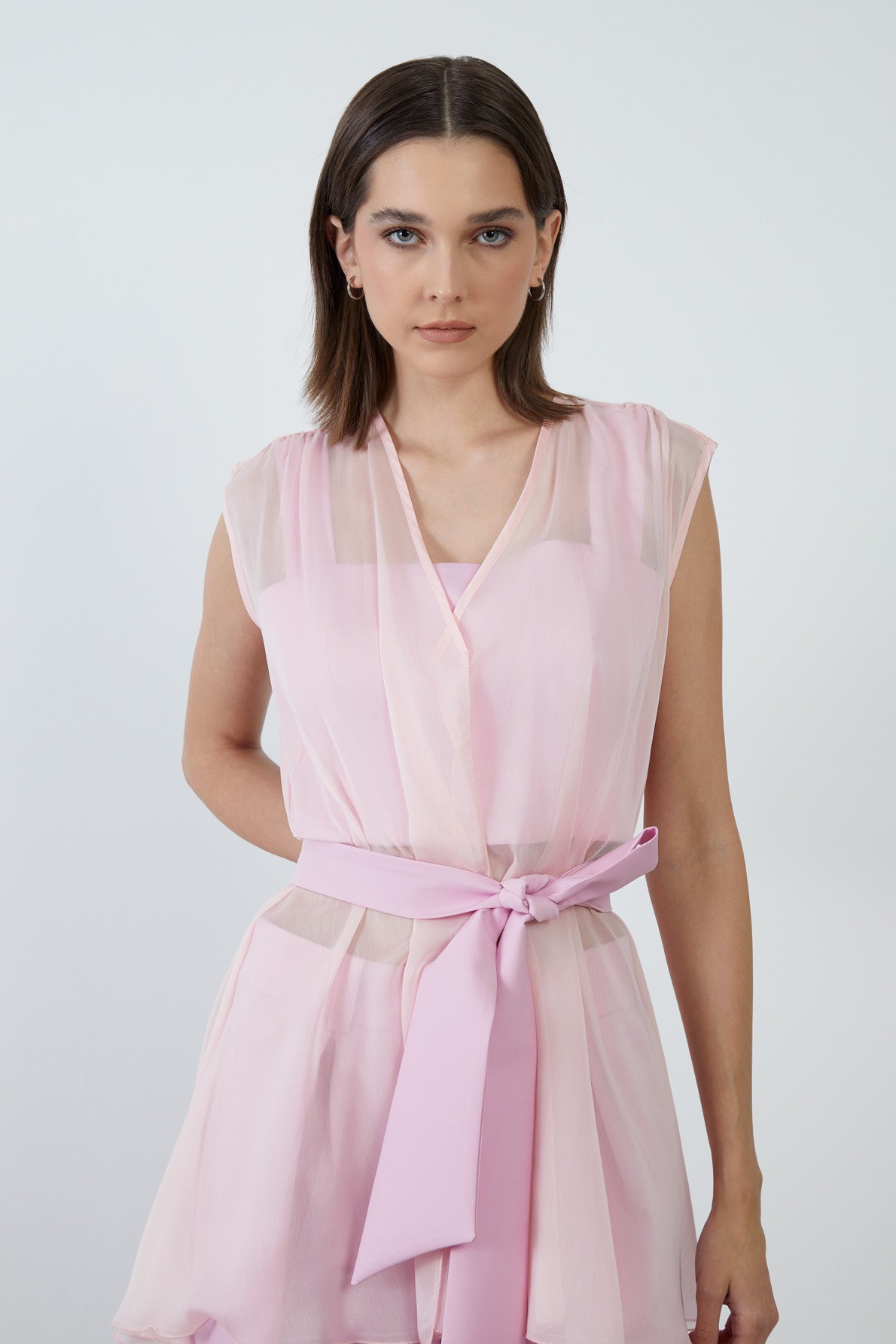 Crop Top ve Duble Paçalı Rahat Kesim Şortlu Şifon Yelekli 3'Lü Pembe Keten Takım