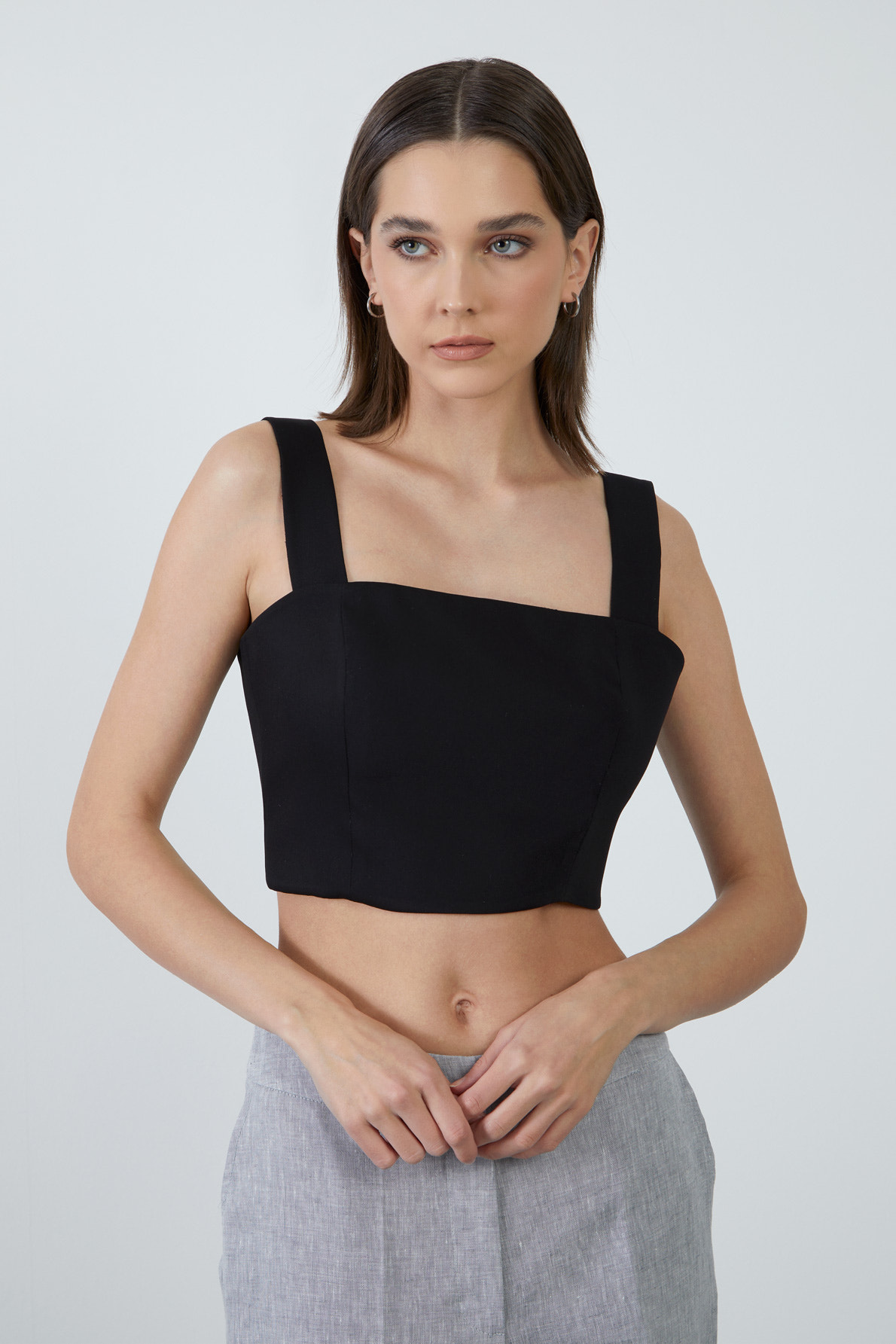 Kalın Askılı Siyah Crop Top