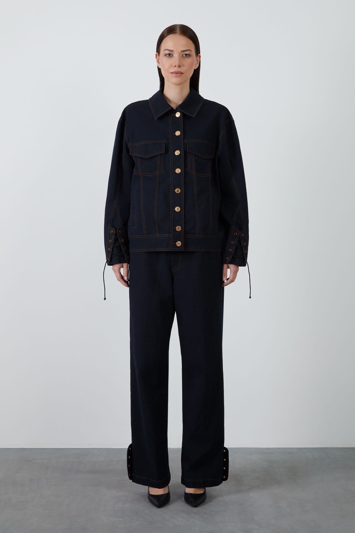 Kuşgözü Detaylı Jean Ceket