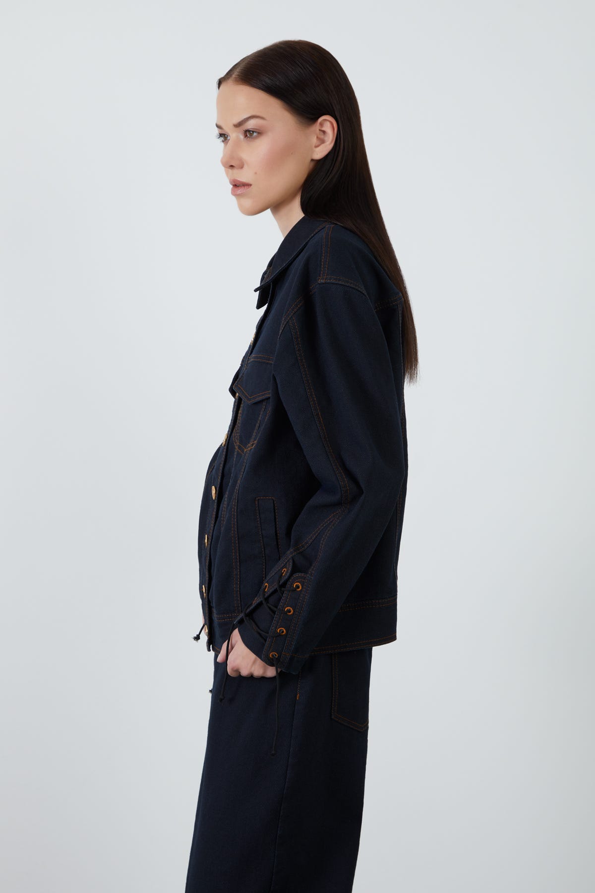 Kuşgözü Detaylı Jean Ceket