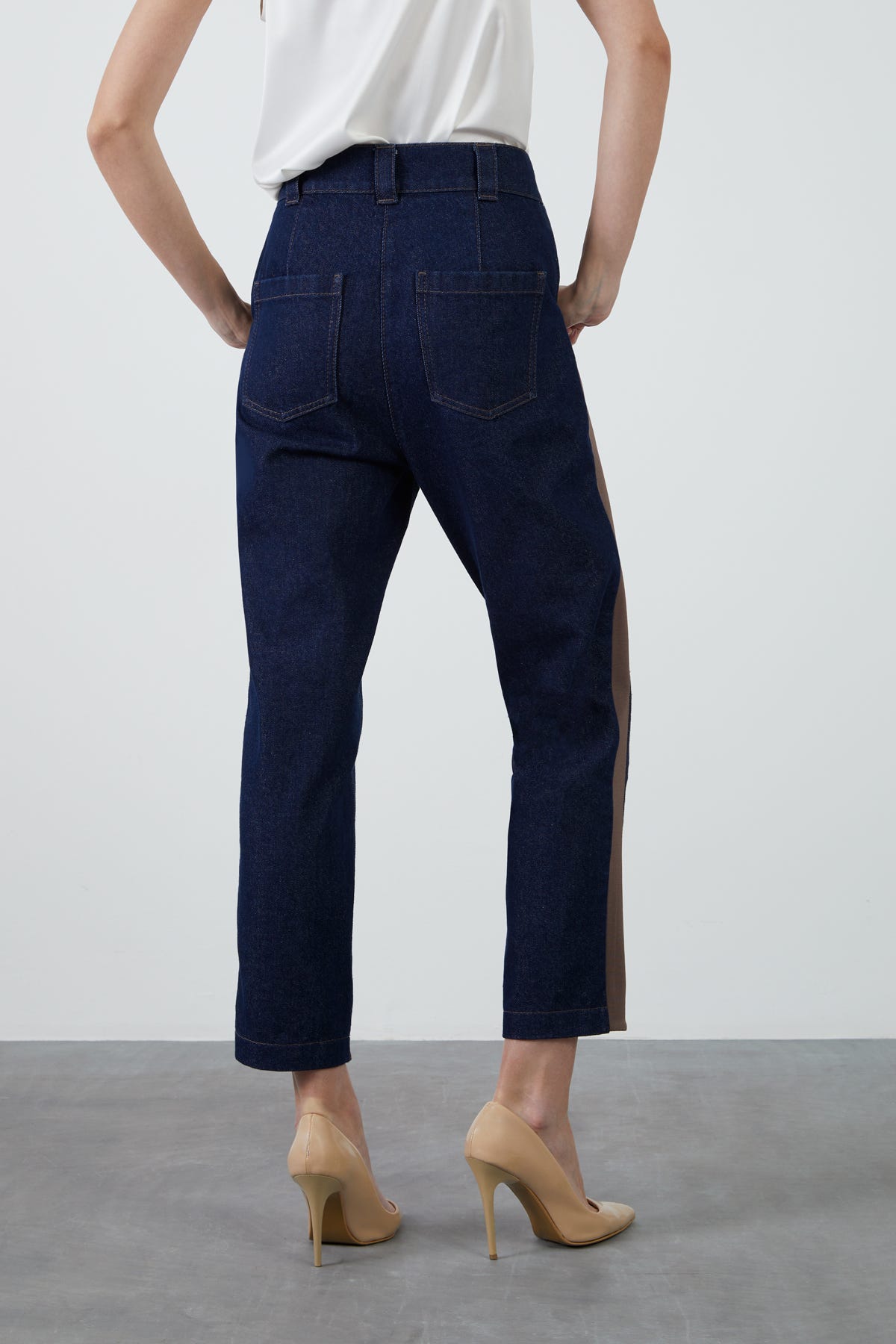 Garni Detaylı Jean Pantolon