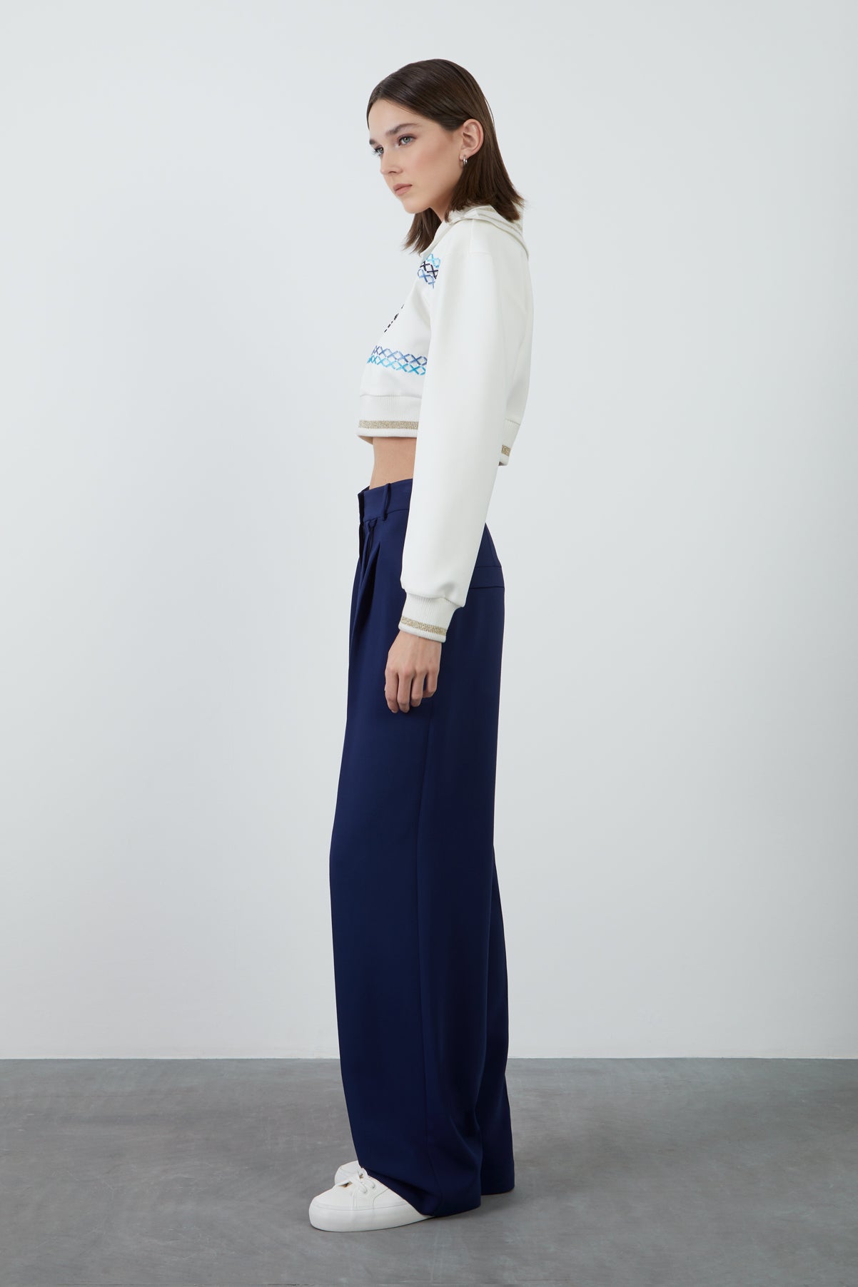 Nakış Detaylı İşlemeli Sweatshırt