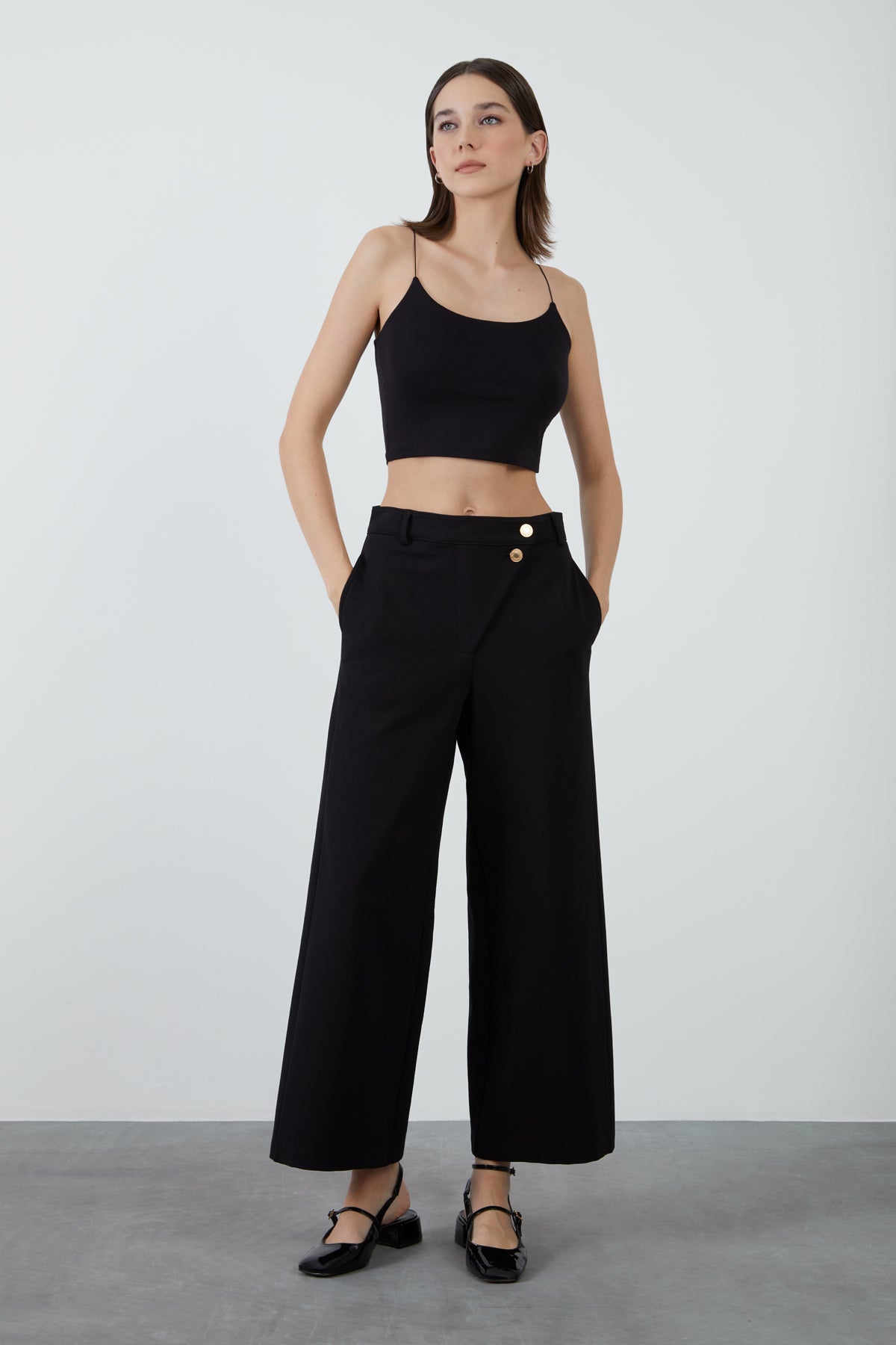 Asimetrik Detaylı Pantolon