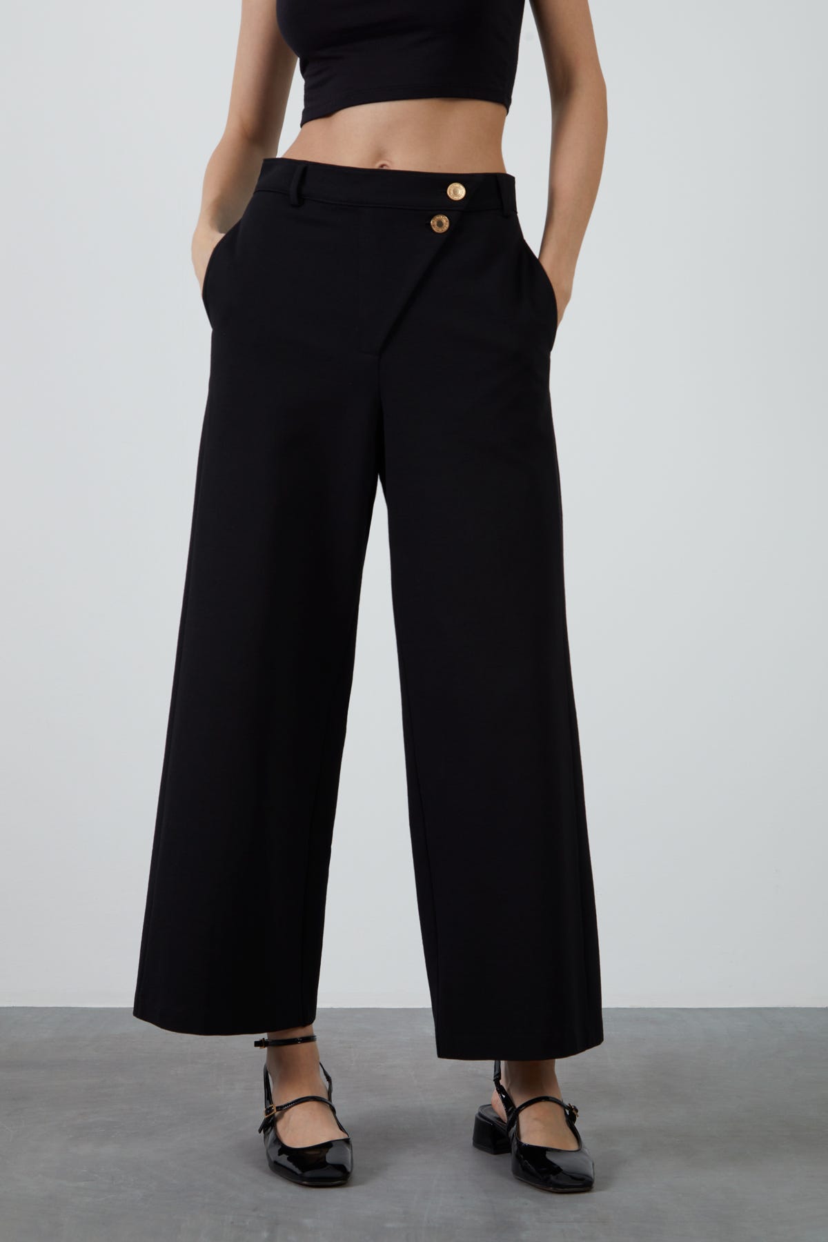 Asimetrik Detaylı Pantolon