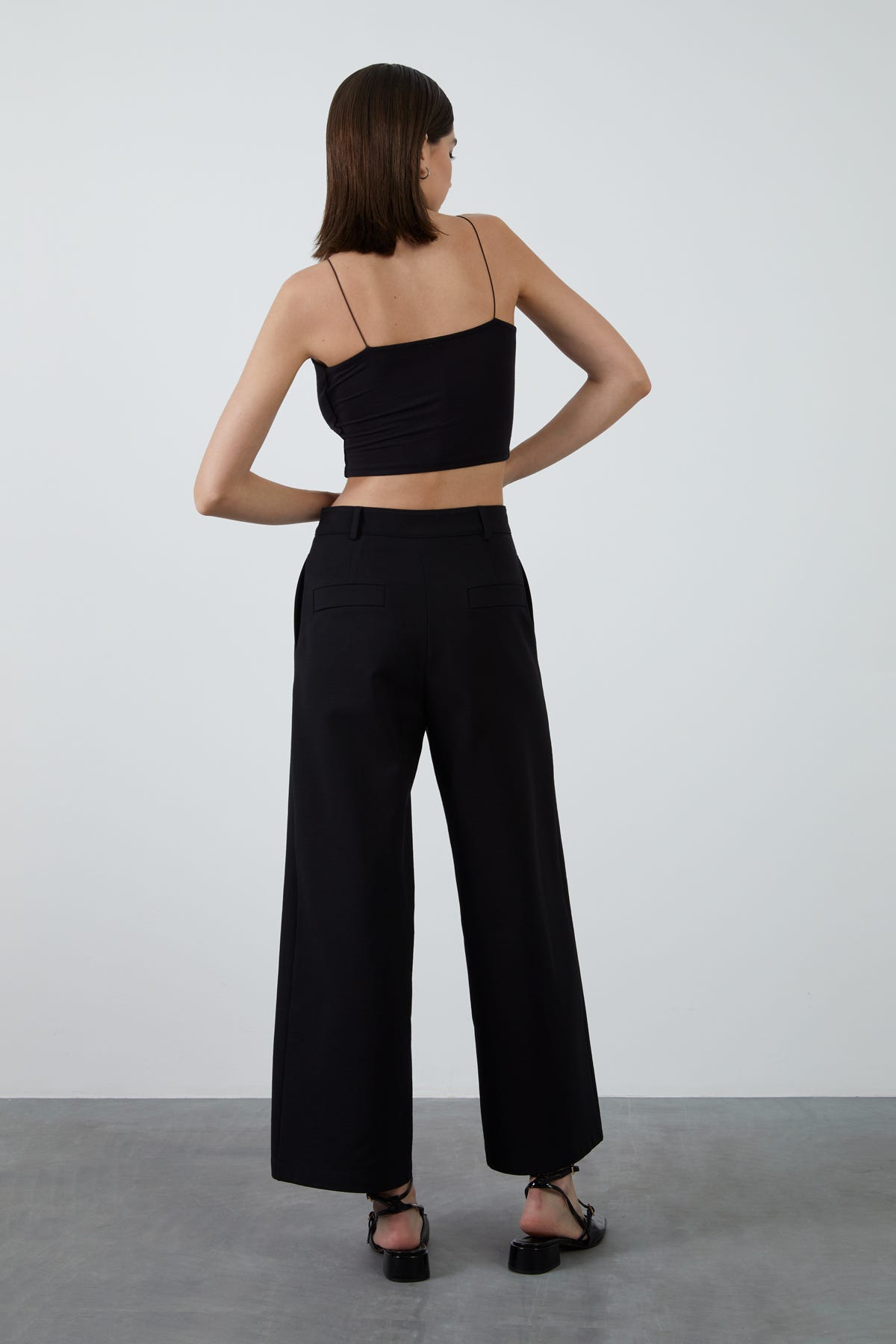 Asimetrik Detaylı Pantolon