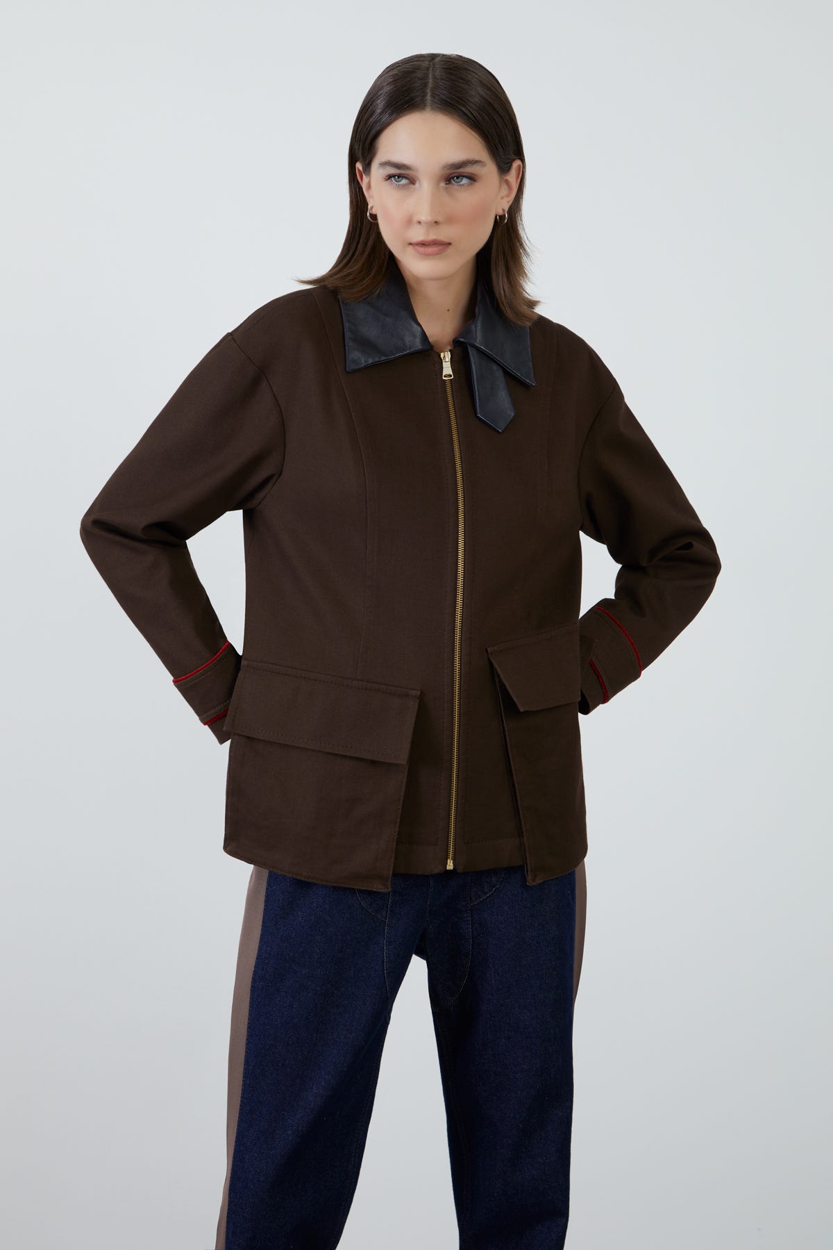 Kontrast Yaka Detaylı Ceket