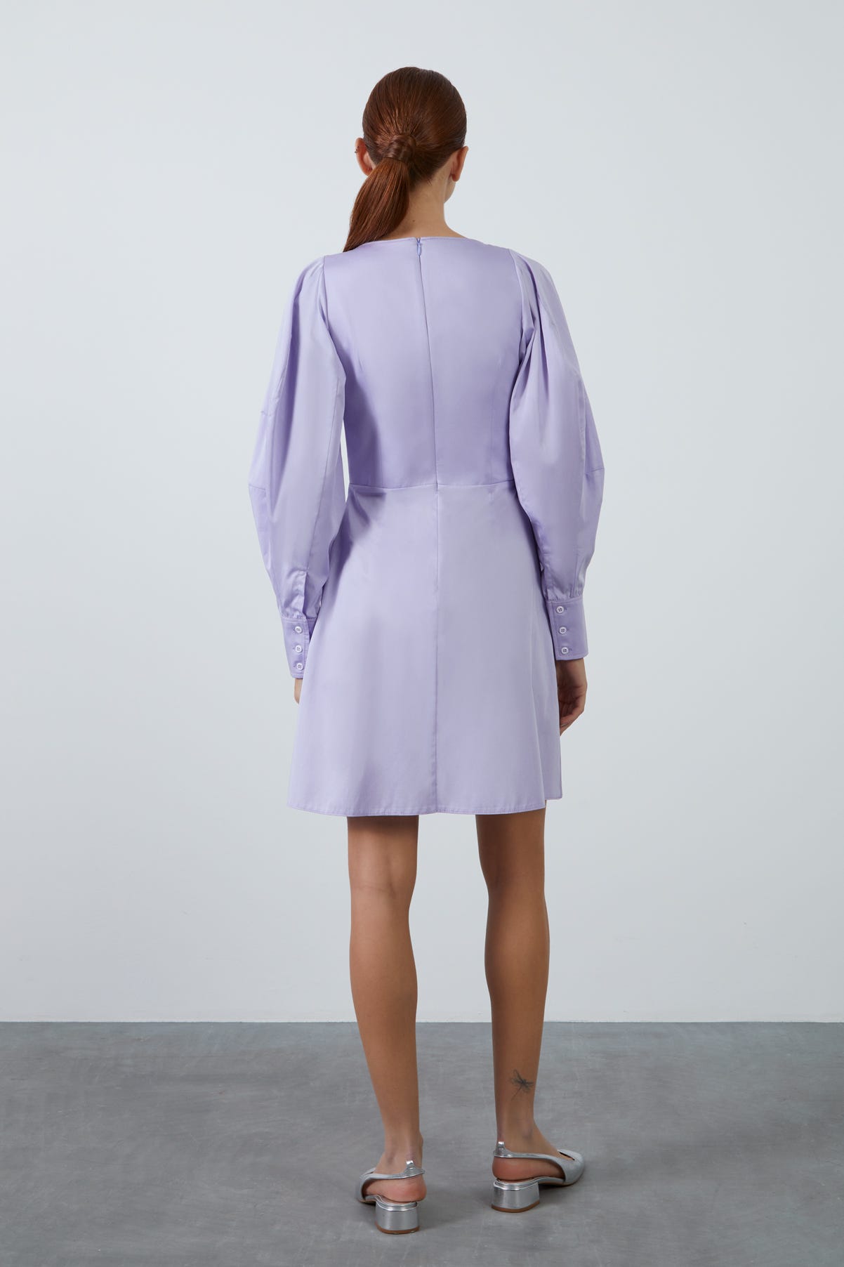 Kalp Yaka Karpuz Kol Detaylı Papatya Baskılı Broşlu Mini Elbise