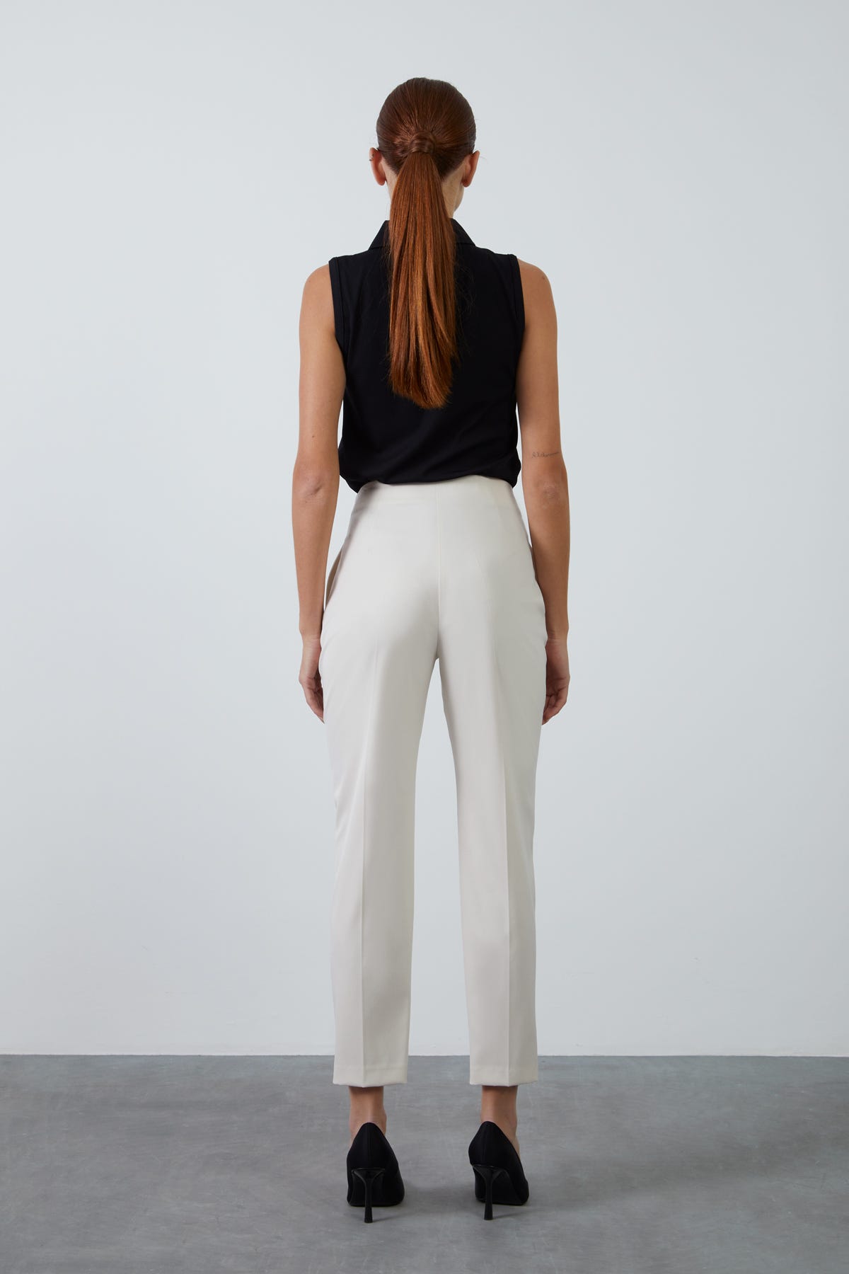 Yandan Fermuarlı Ve Cep Detaylı Bej Havuç Pantolon