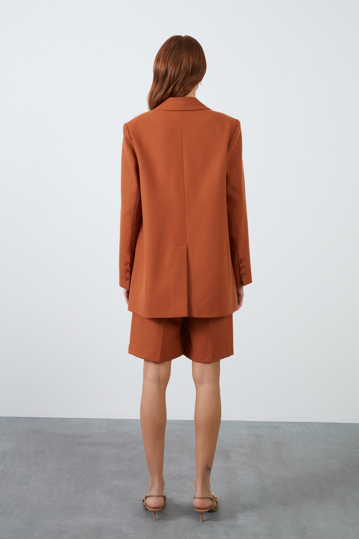 Şortlu Ve Bleazer Ceketli Takım