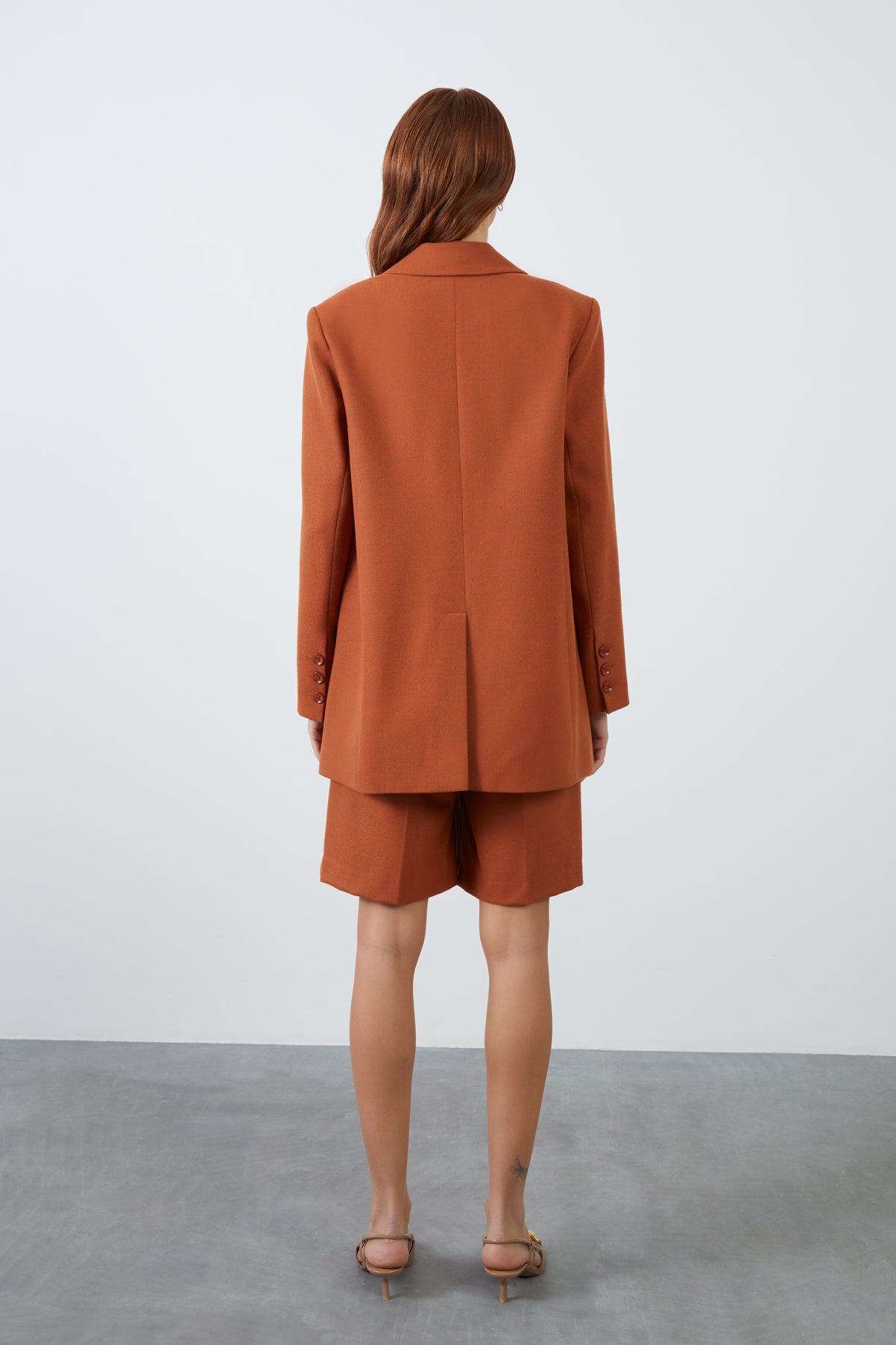 Şortlu Ve Bleazer Ceketli Takım