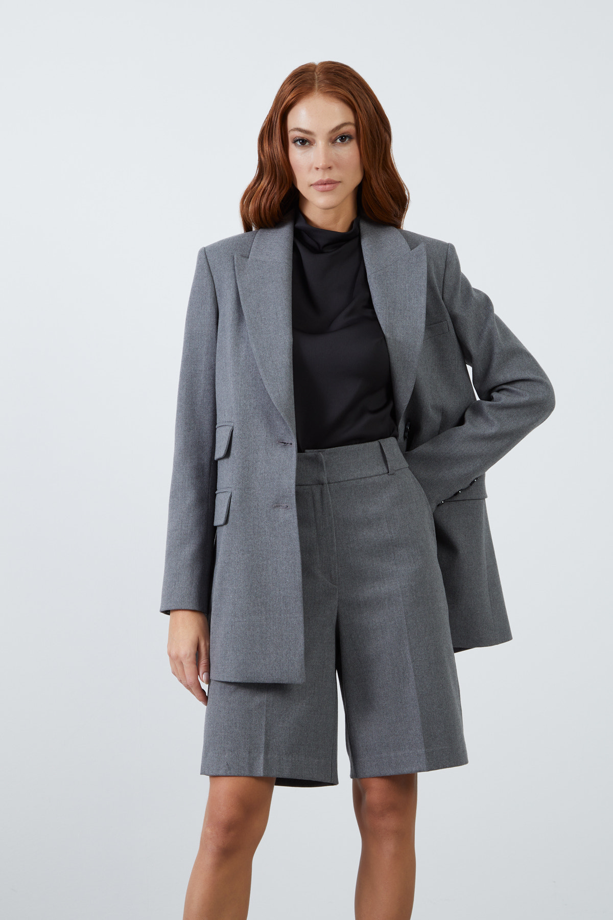 Şortlu Ve Bleazer Ceketli Takım