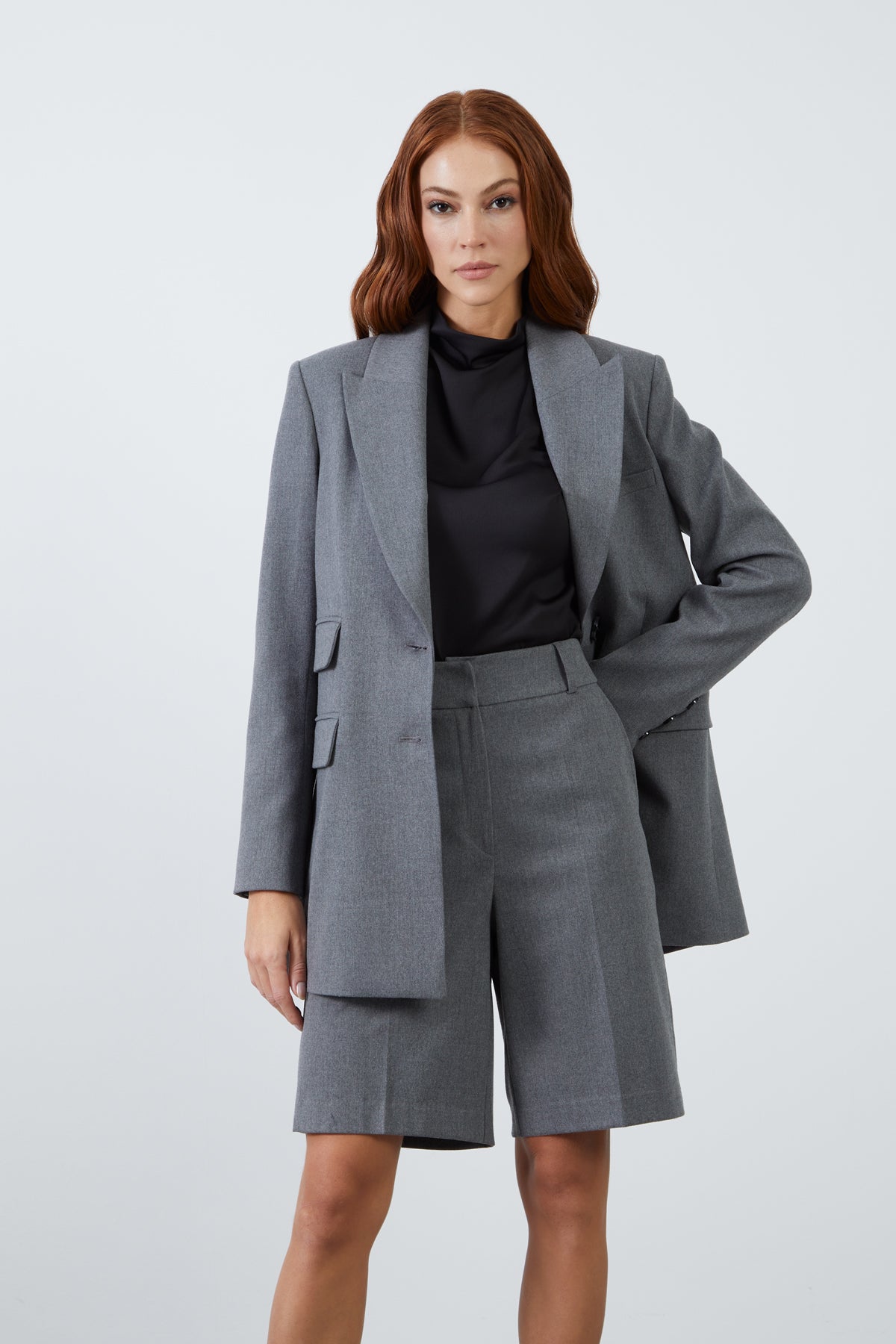 Şortlu Ve Bleazer Ceketli Takım