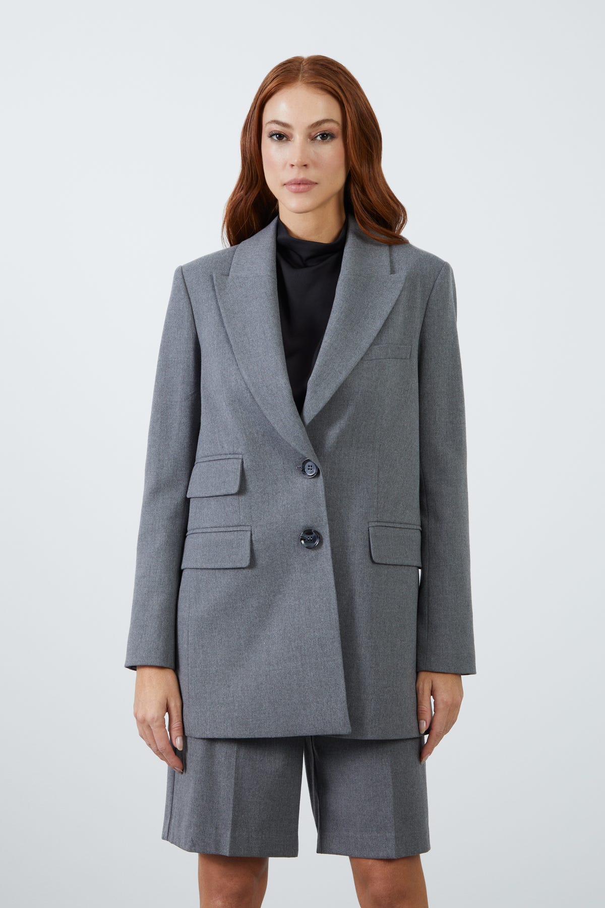 Şortlu Ve Bleazer Ceketli Takım