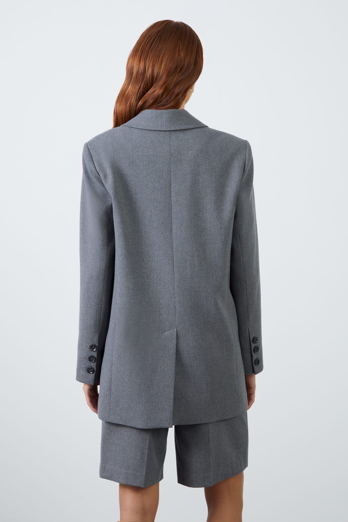 Şortlu Ve Bleazer Ceketli Takım