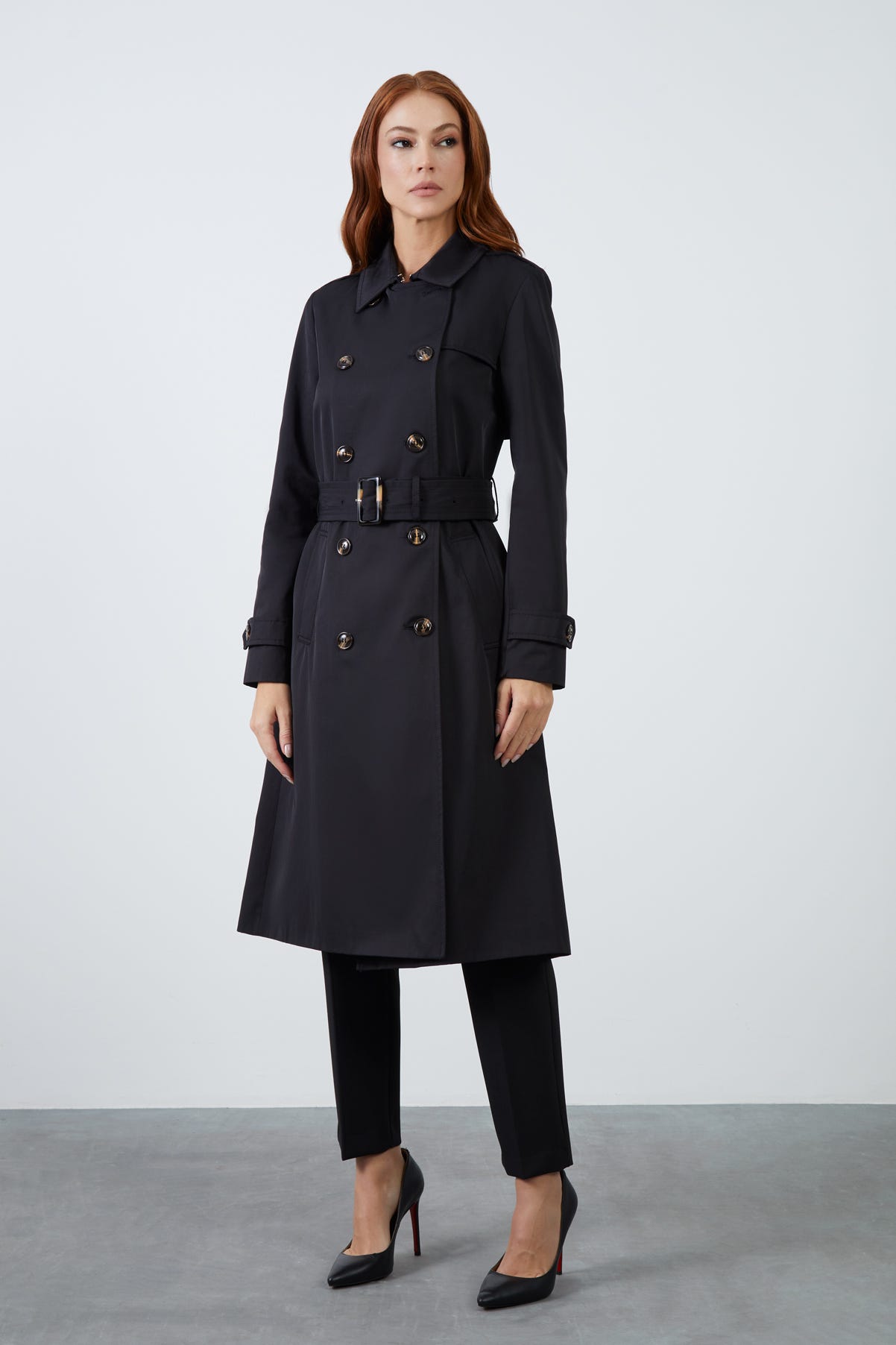 Arkası Yırtmaçlı Kemerli Pamuk Trençkot