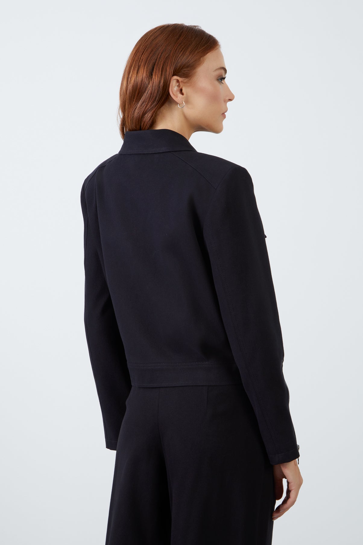 Cep Ve Fermuar Detaylı Siyah Spor Ceket